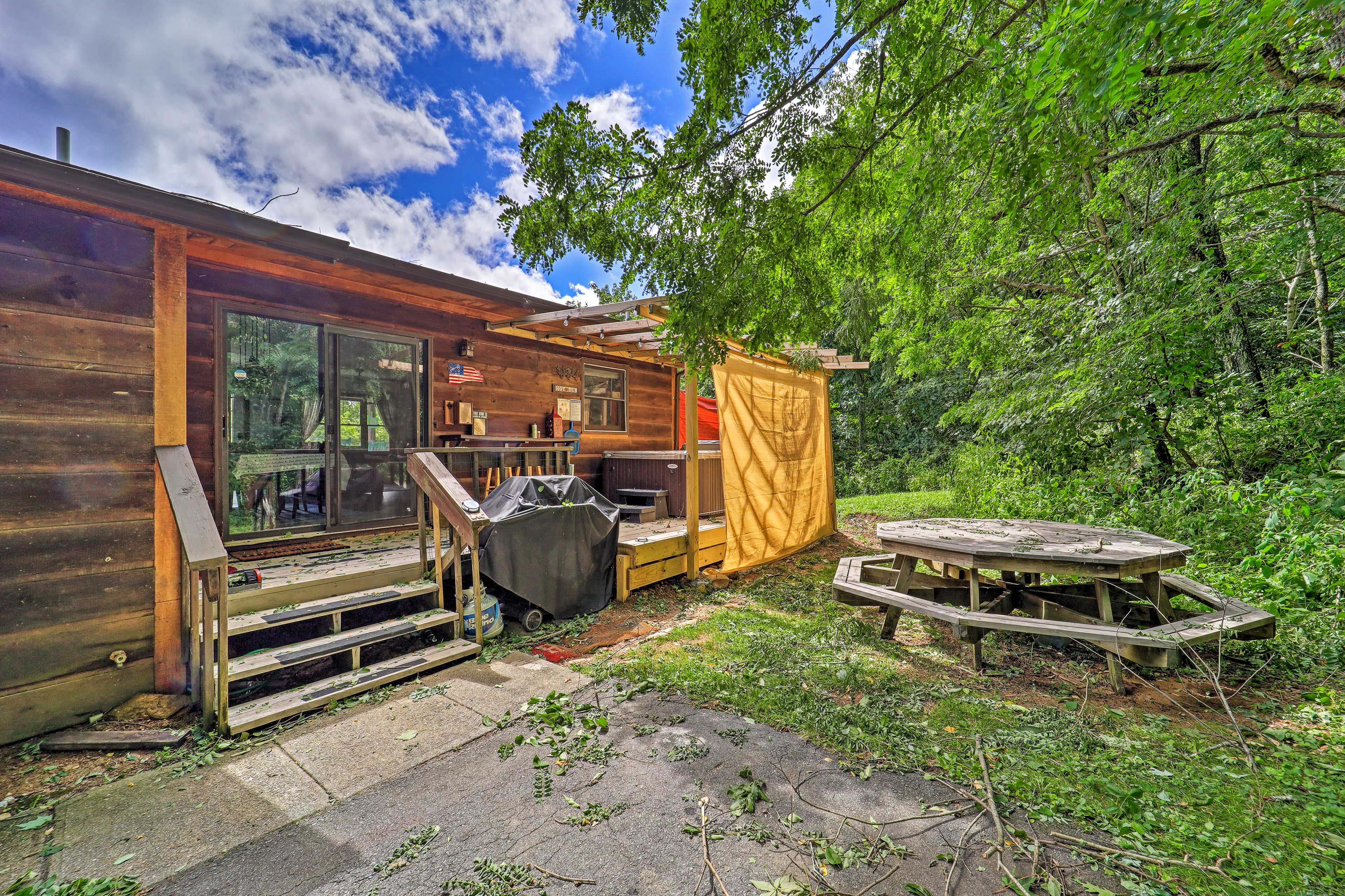 Private Outdoor Space | Gas Grill