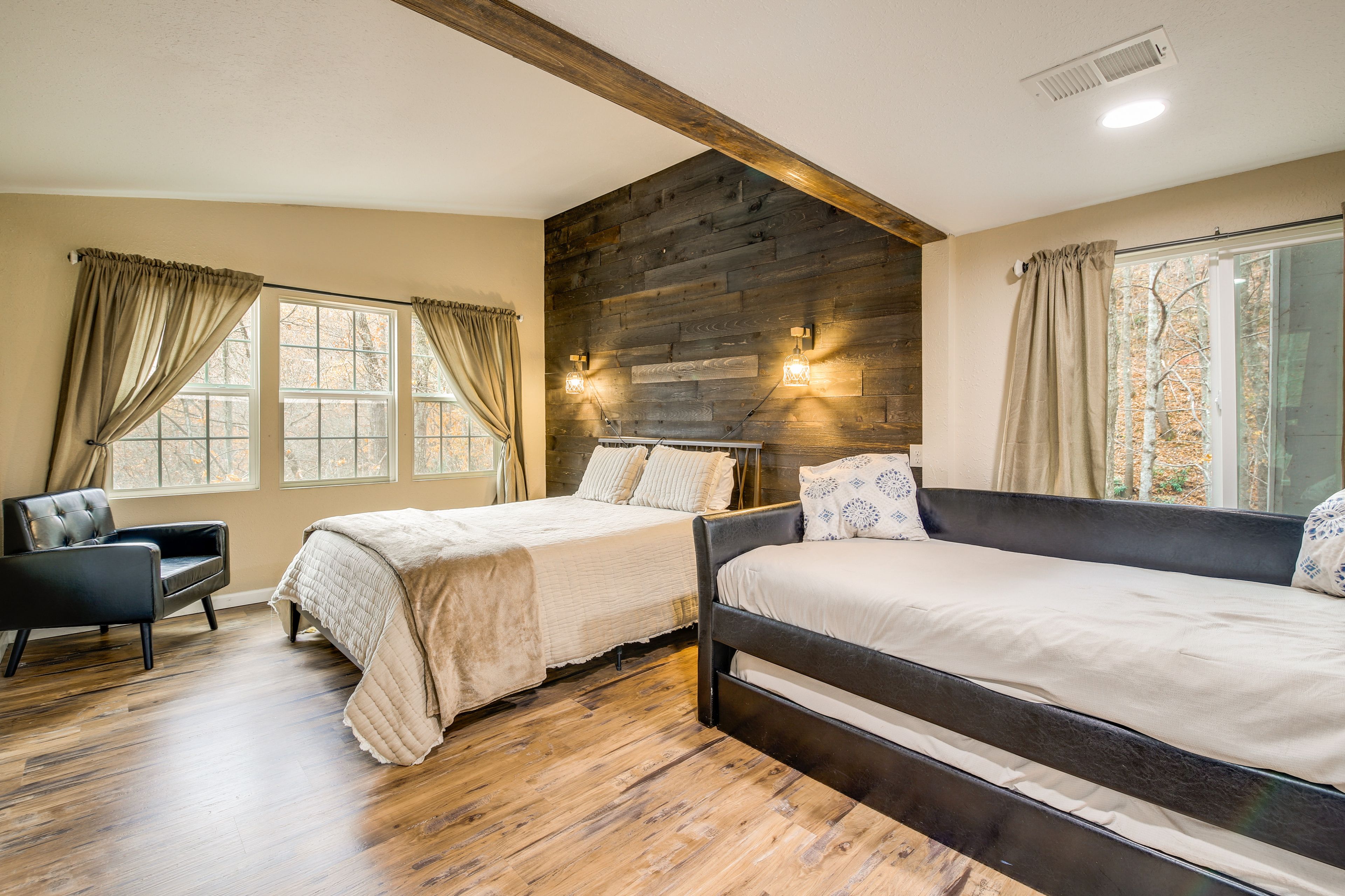 Bedroom 2 | Queen Bed | Twin Daybed w/ Twin Trundle Bed | 2nd Floor