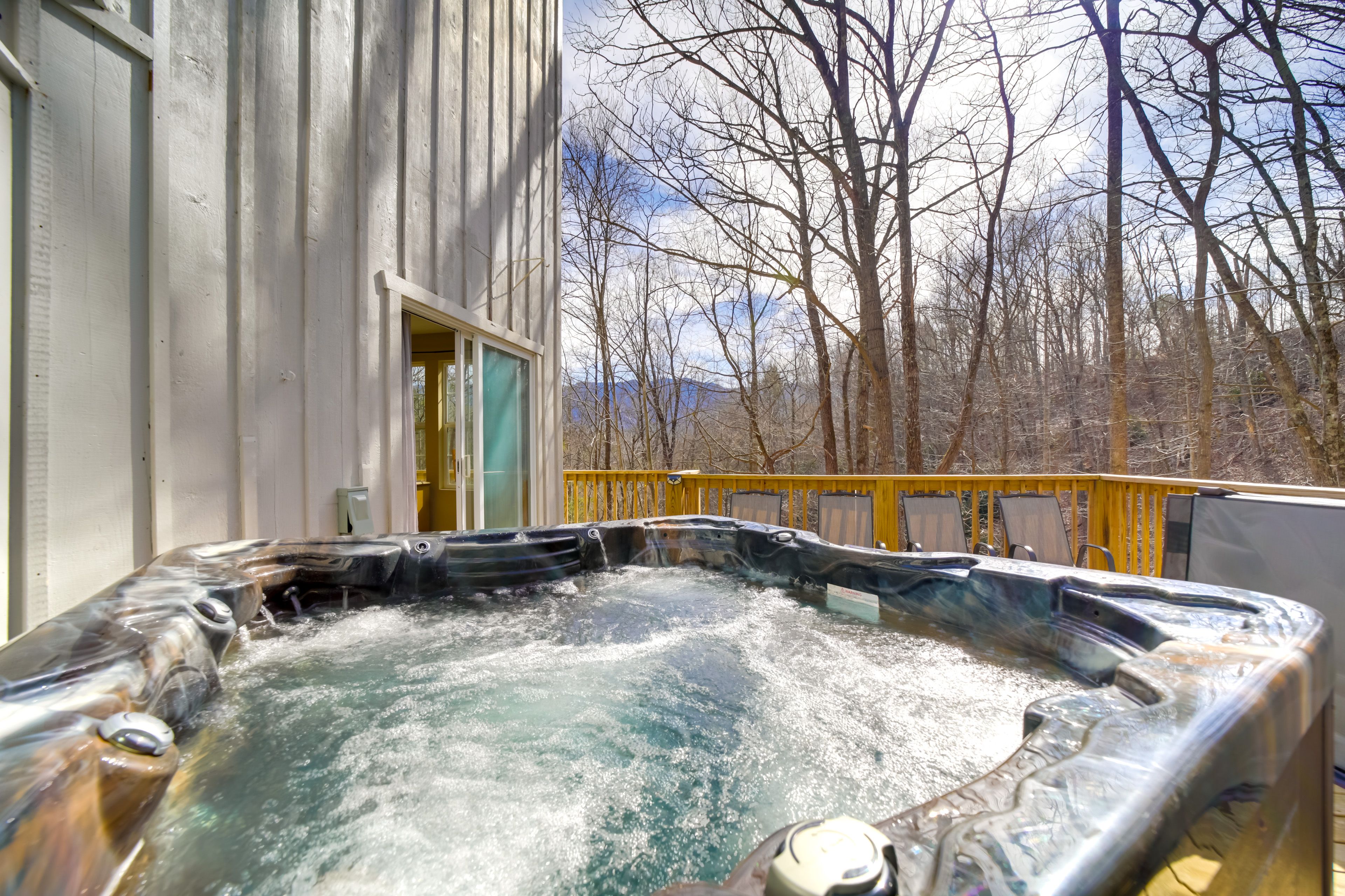 Private Hot Tub | 2-Story Home