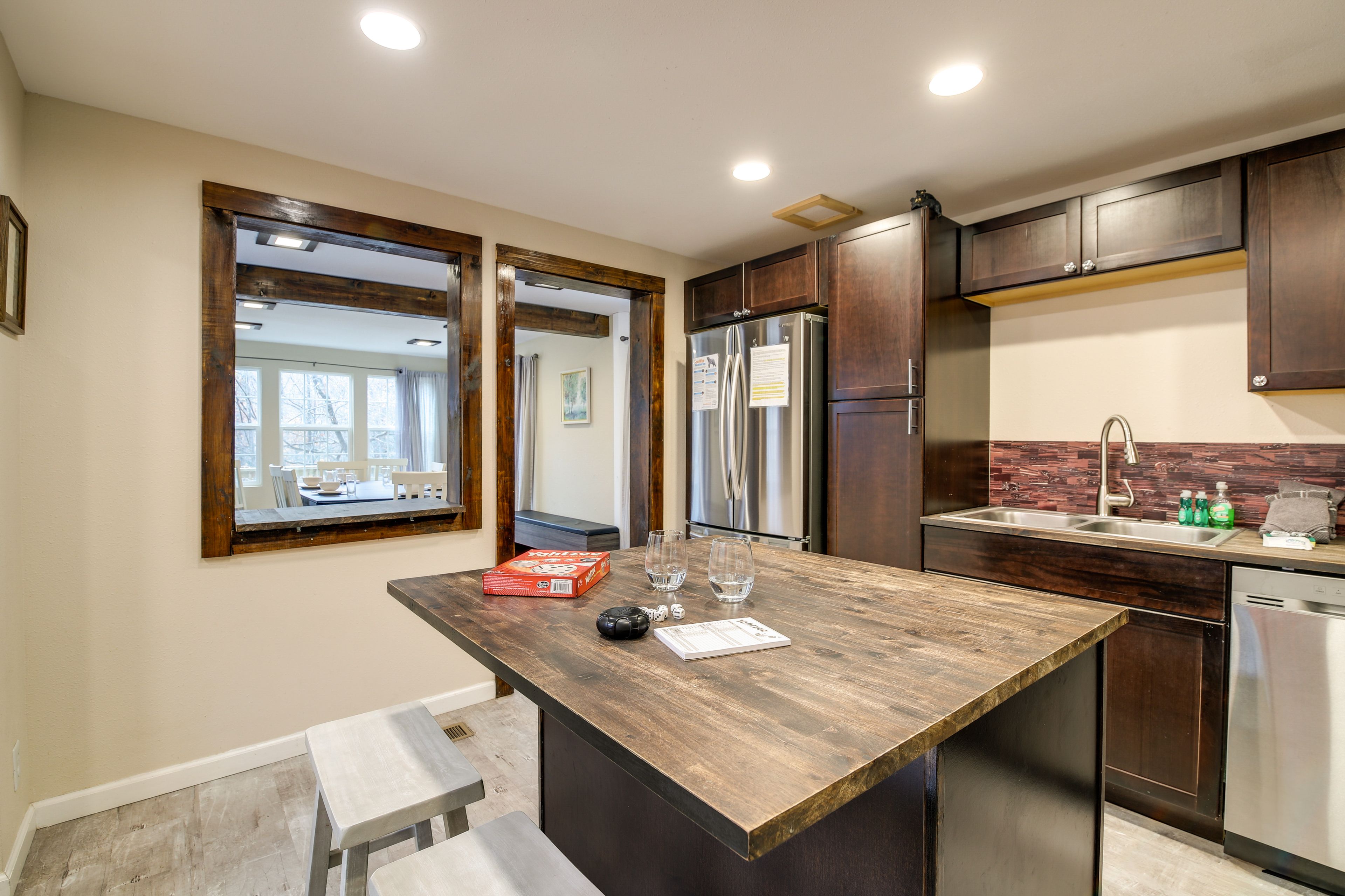 Kitchen | Ice Maker | Toaster | Cooking Basics | Dishwasher | 1st Floor
