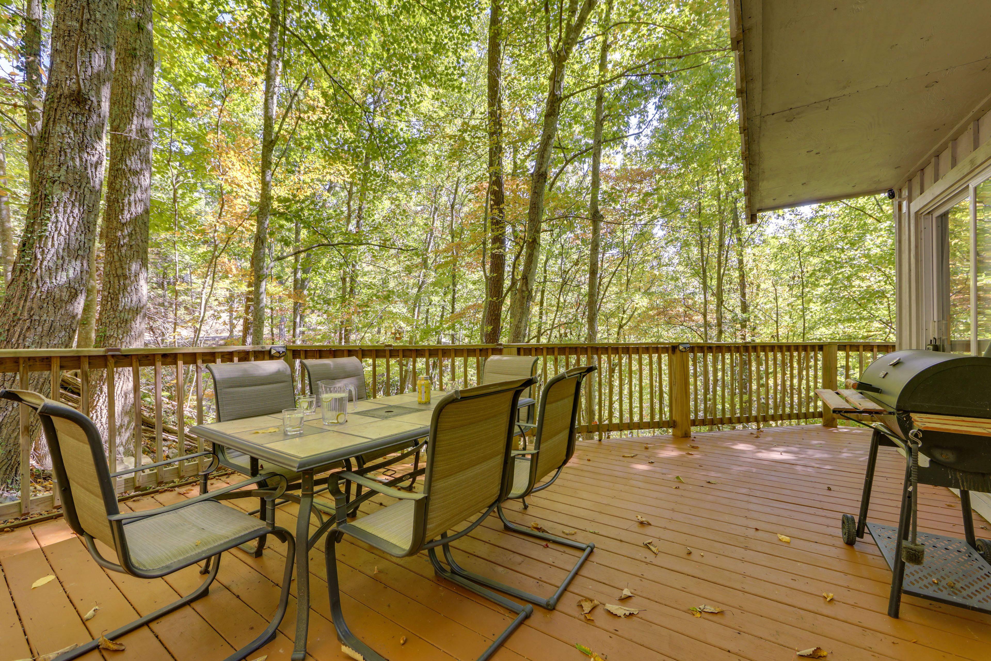Deck | Charcoal Grill