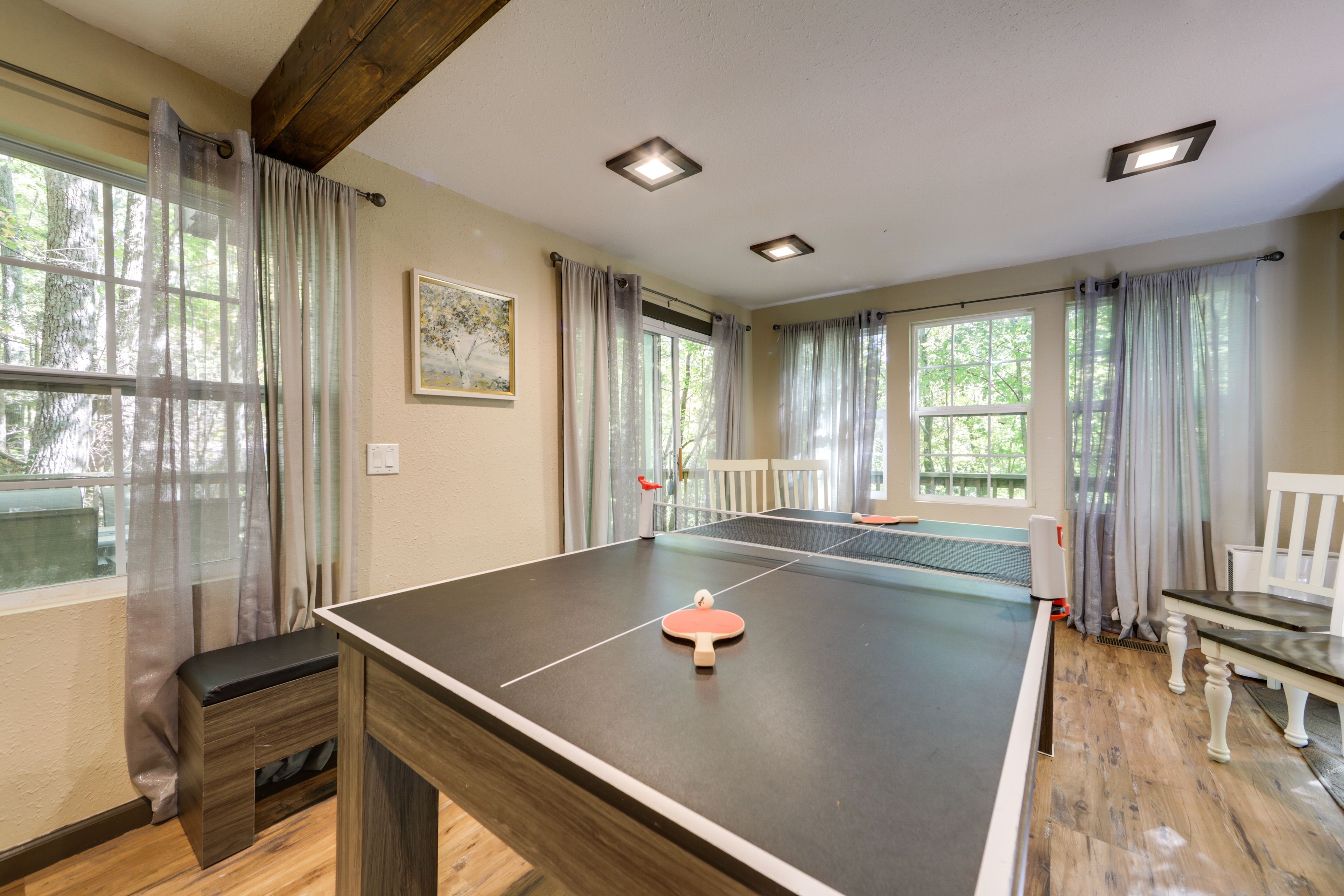 Dining & Game Area | Convertable Pool/Ping-Pong Table
