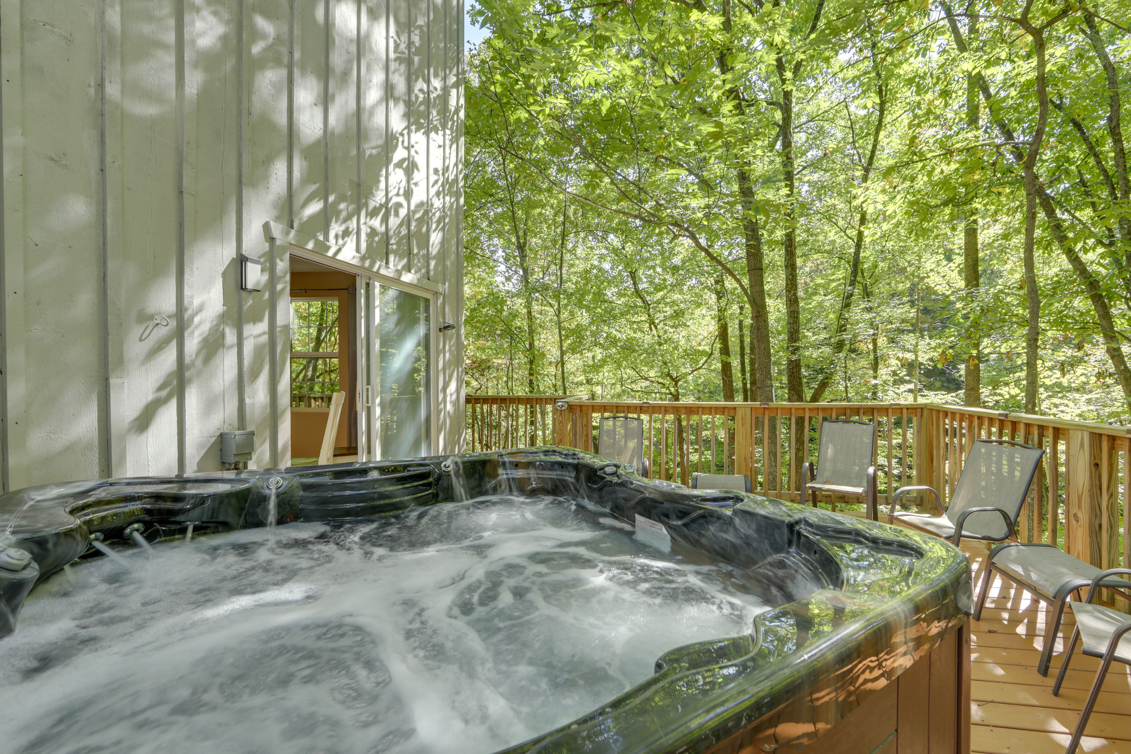 Gatlinburg Vacation Rental | 3BR | 3BA | Step-Free Entry | 2,000 Sq Ft