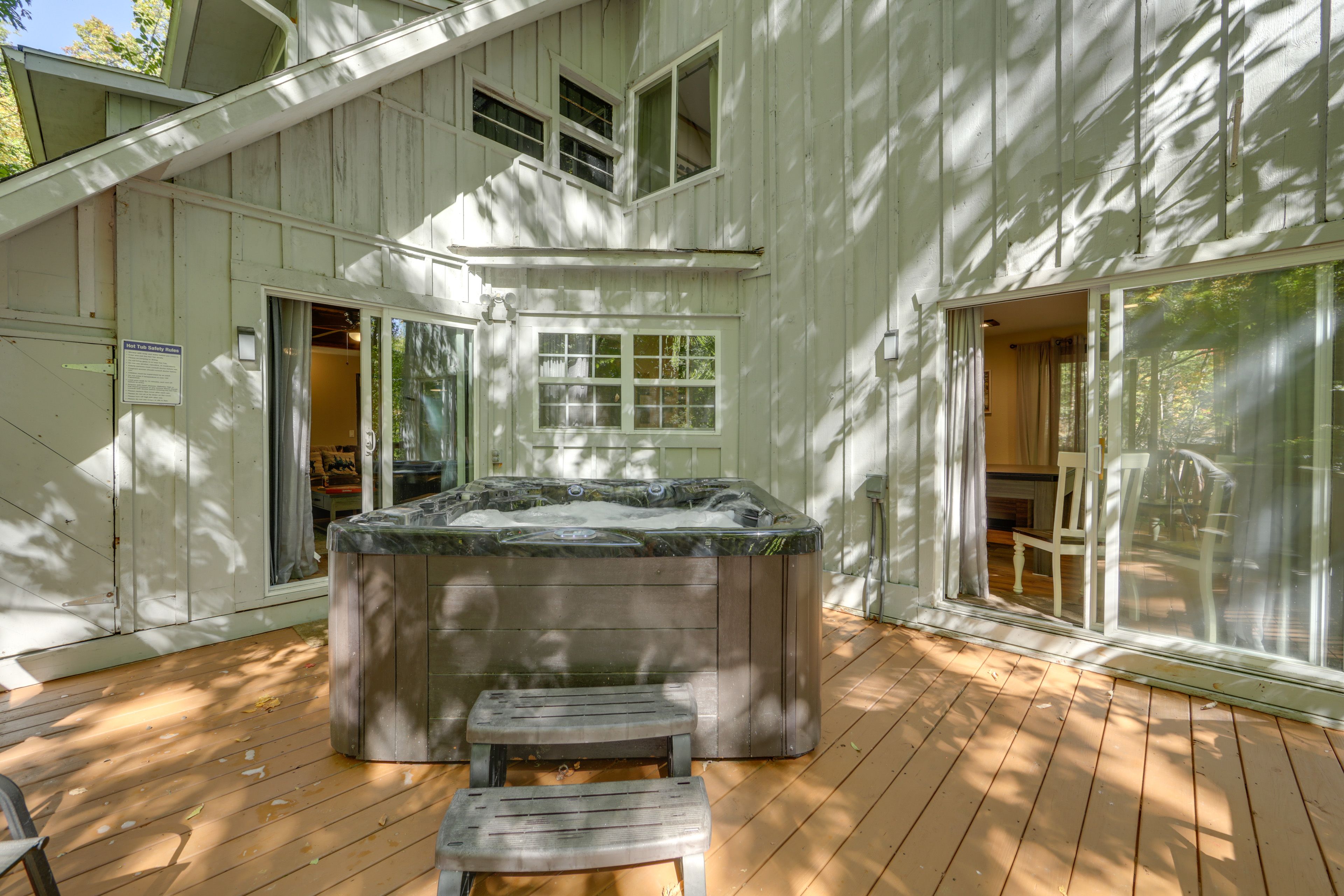 Deck | Private Hot Tub