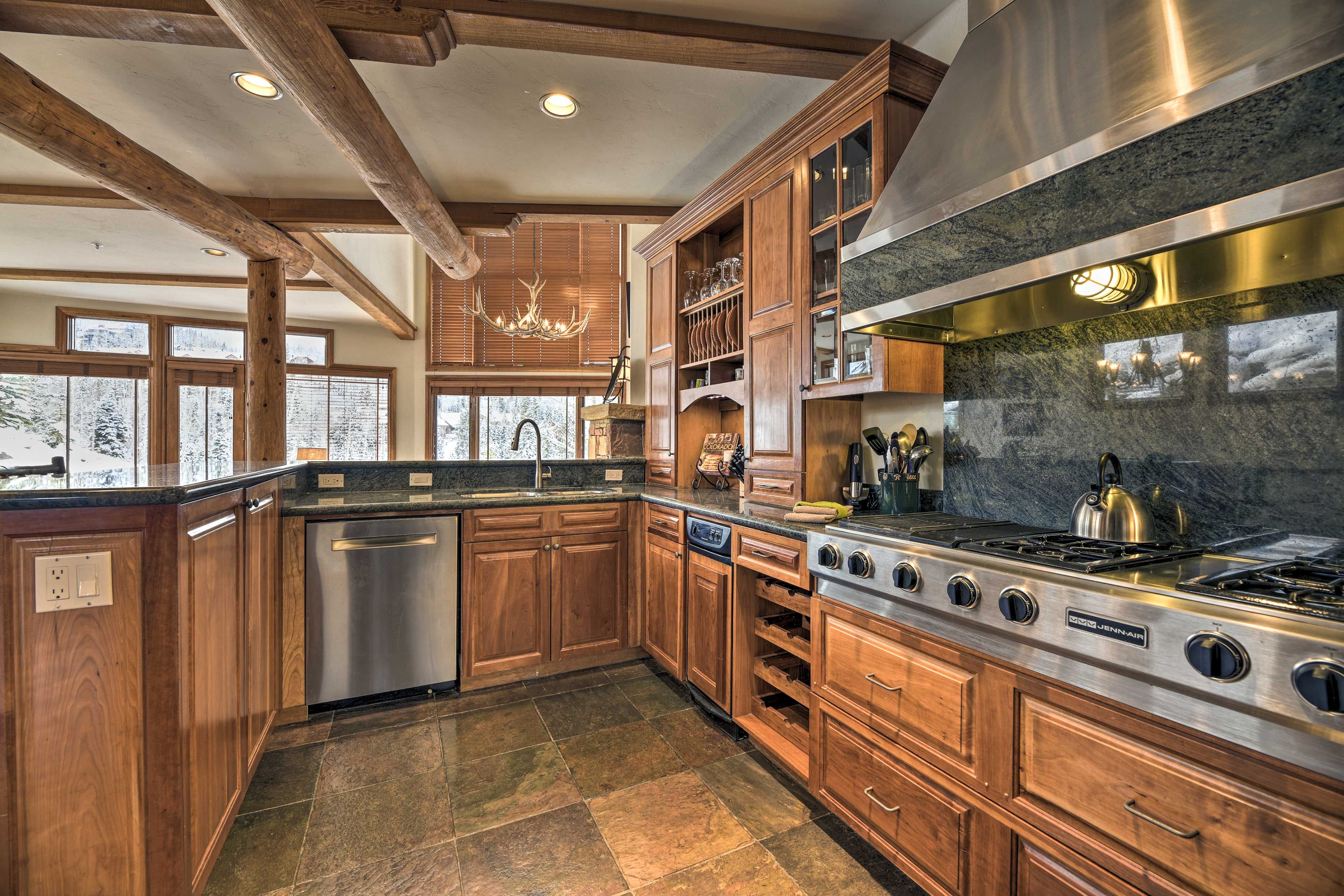 Fully Equipped Kitchen | Combo Drip & Keurig Coffee Makers