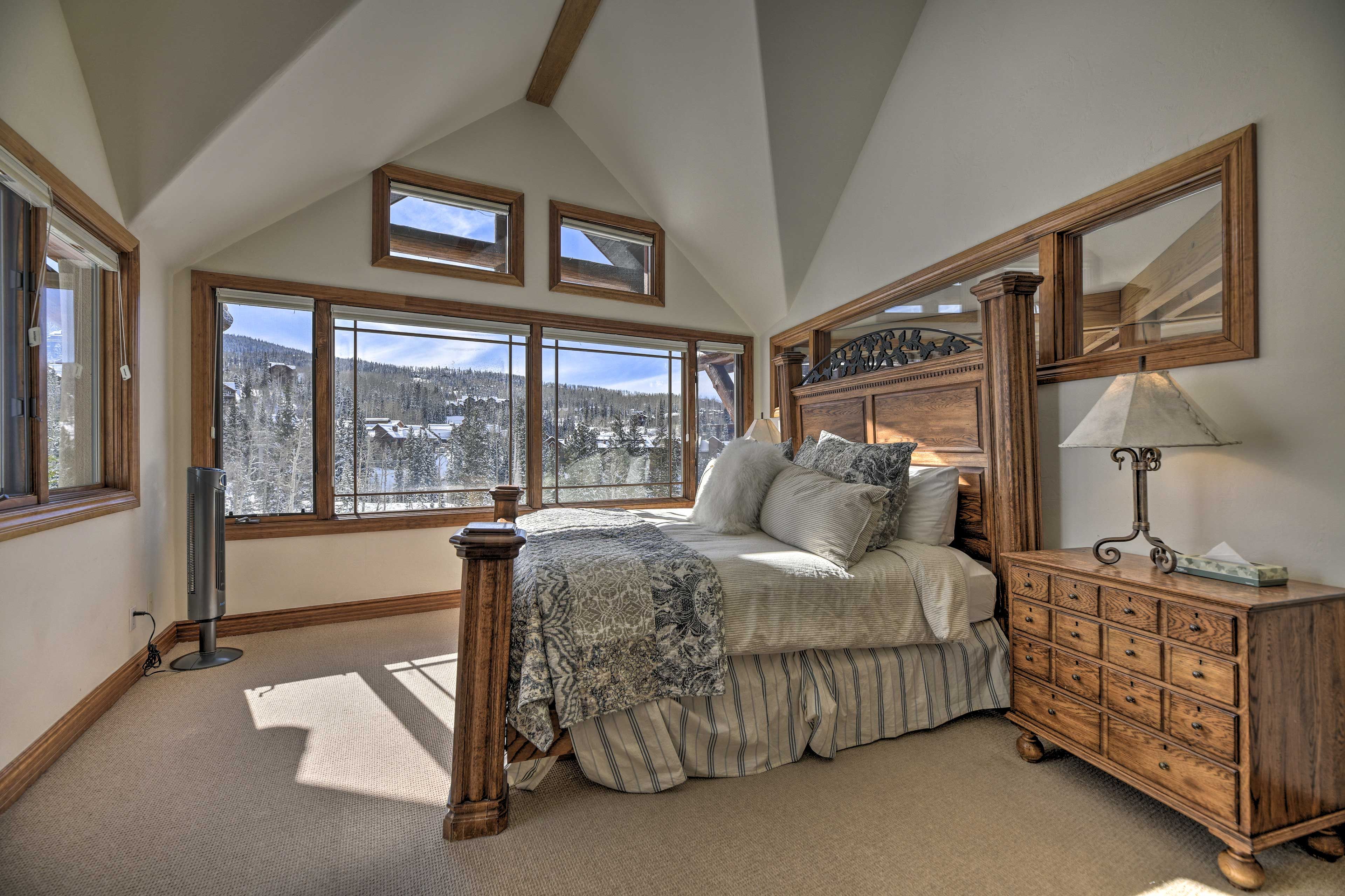 Bedroom 2 | King Bed