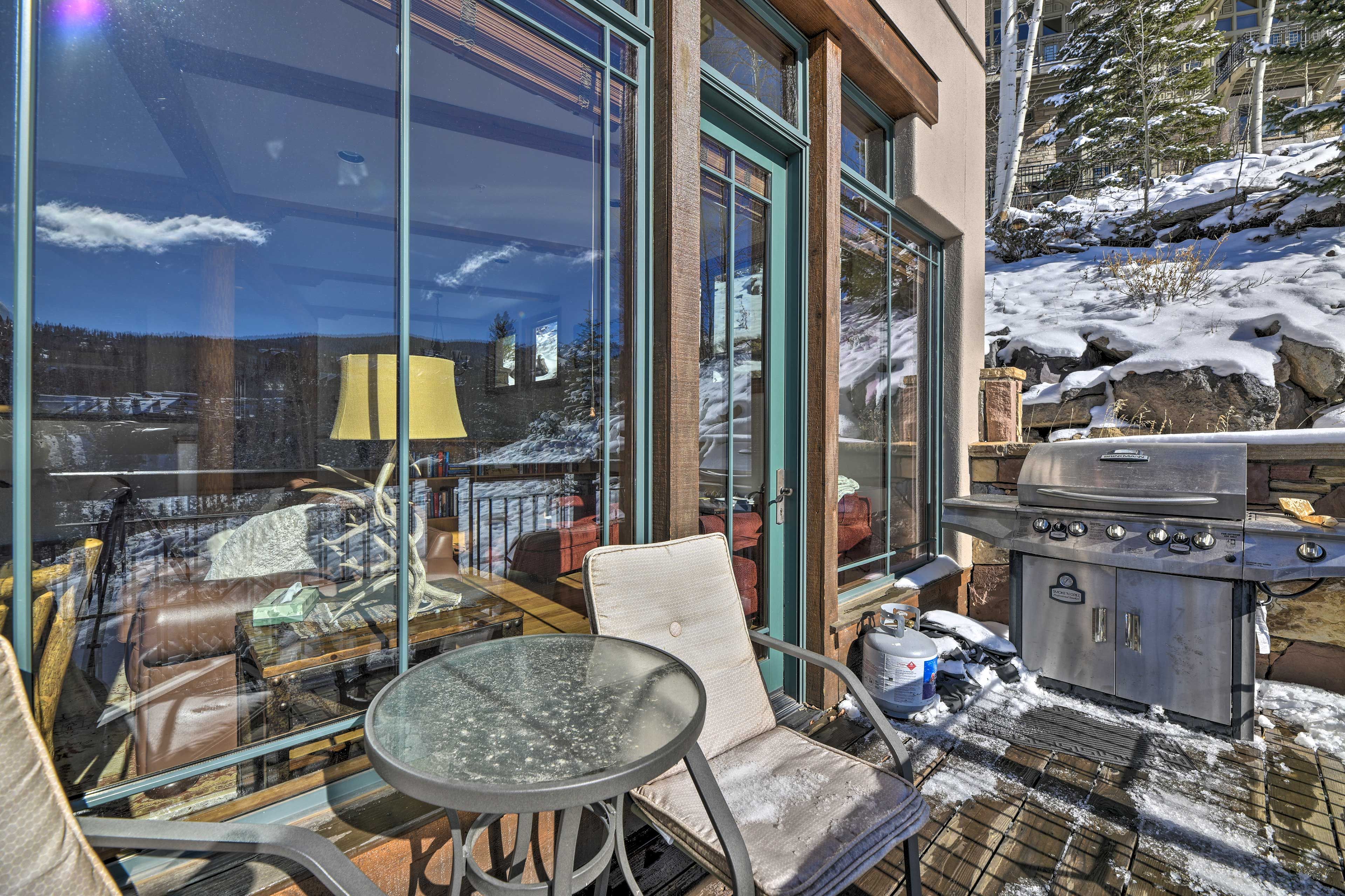 Private Balcony | Gas Grill