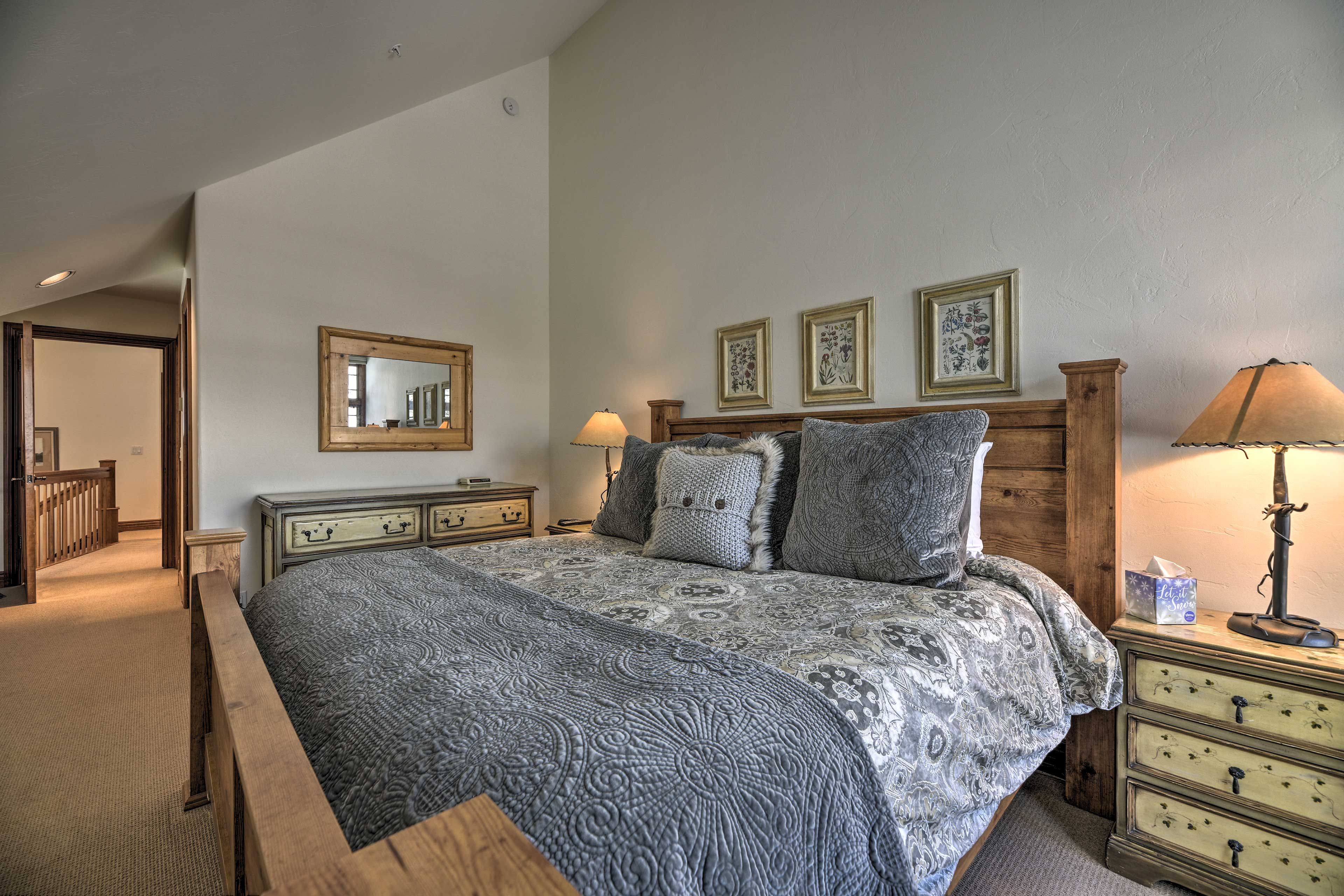Bedroom 1 | Steps Required | Linens Provided