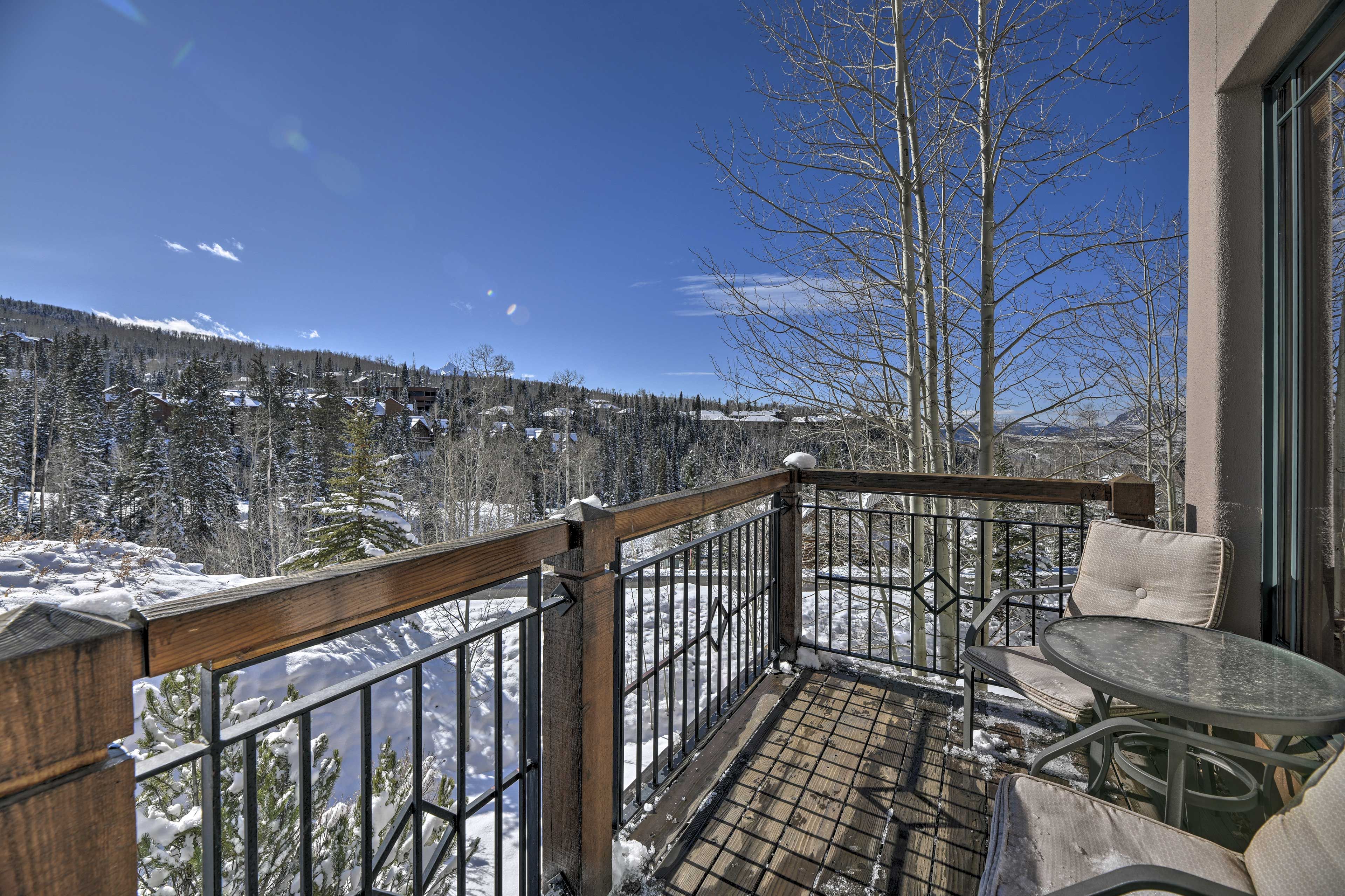 Private Balcony | Mountain View | Private Entrance | Ski-In/Ski-Out Access