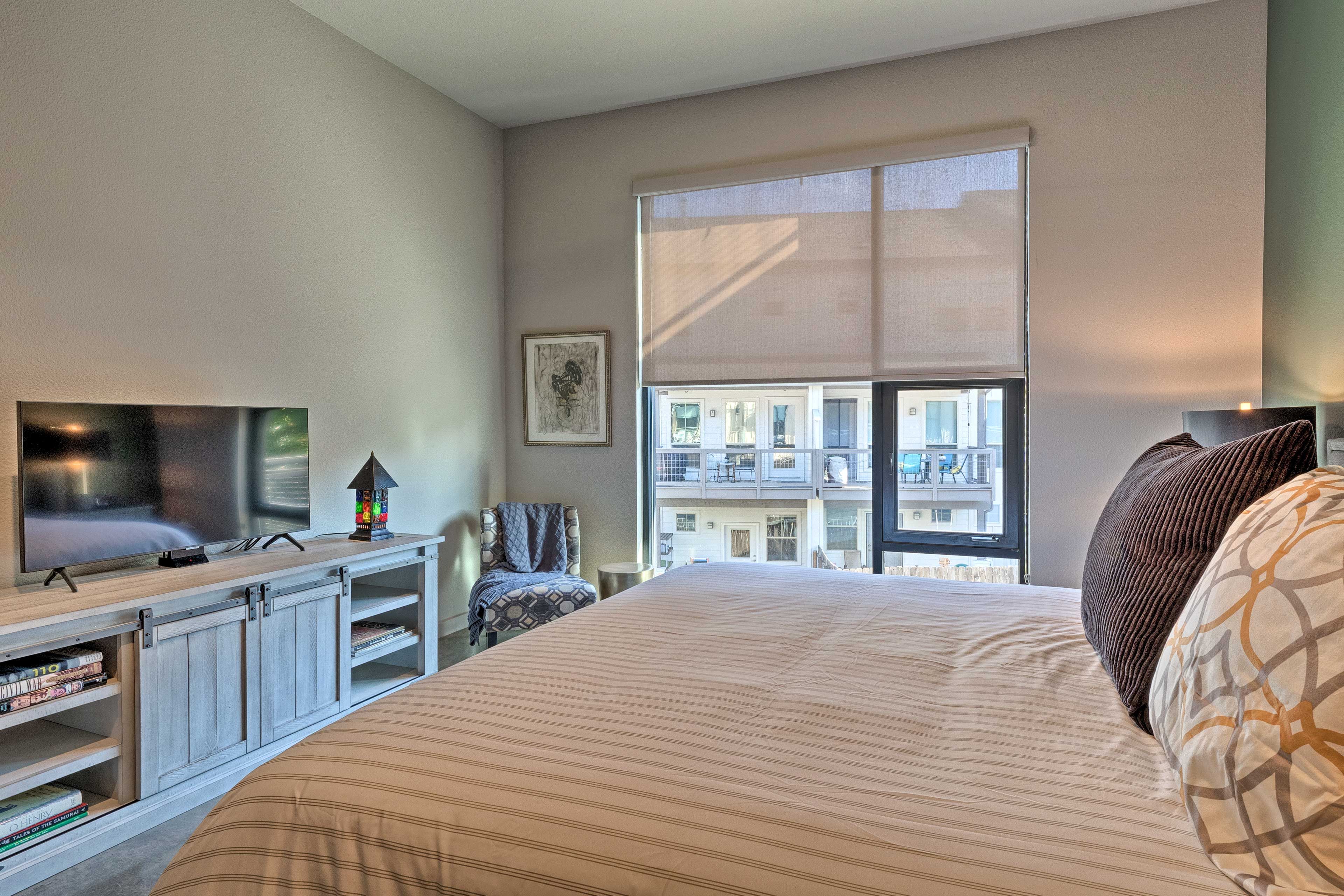 Bedroom 1 | Smart TV