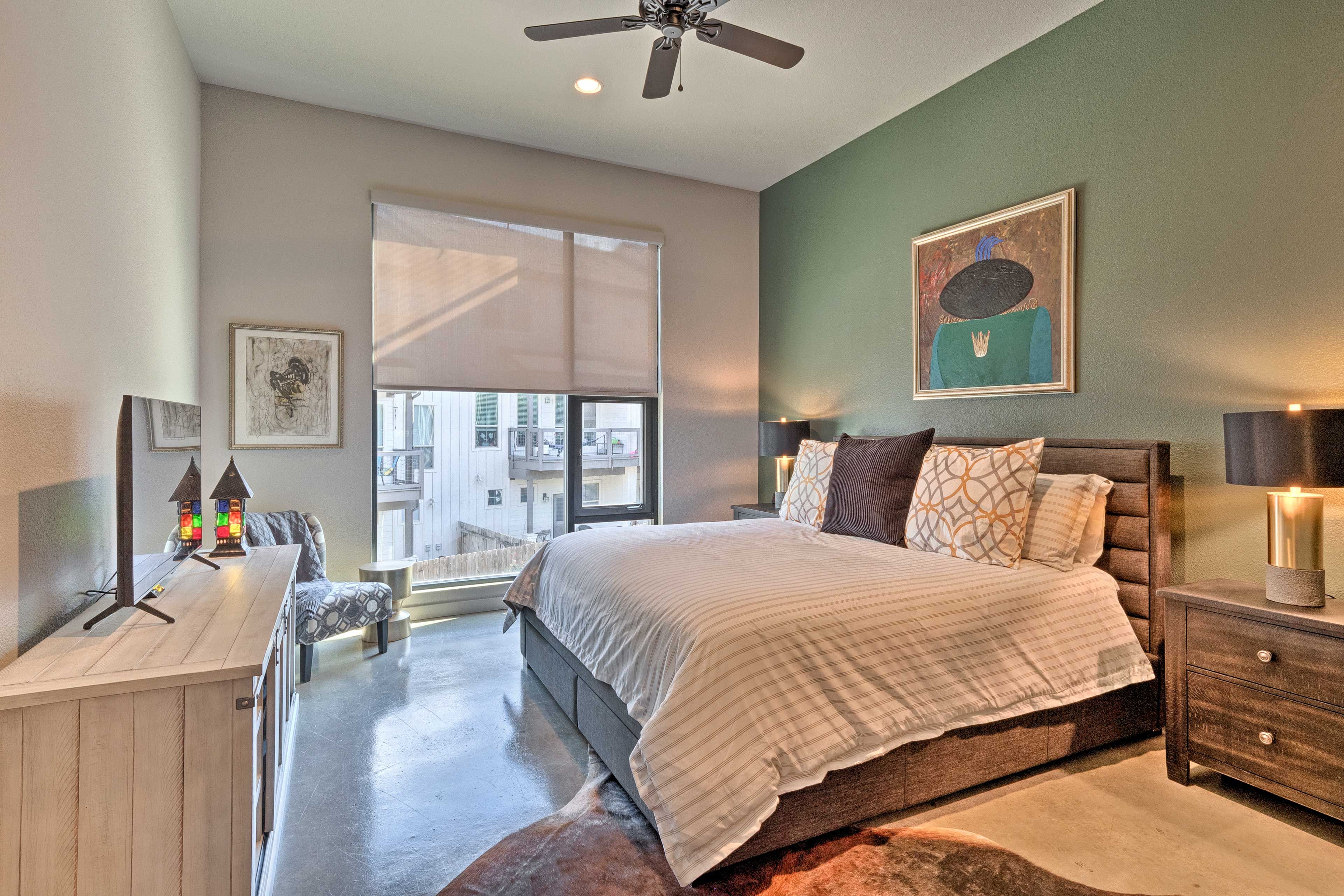 Bedroom 1 | King Bed