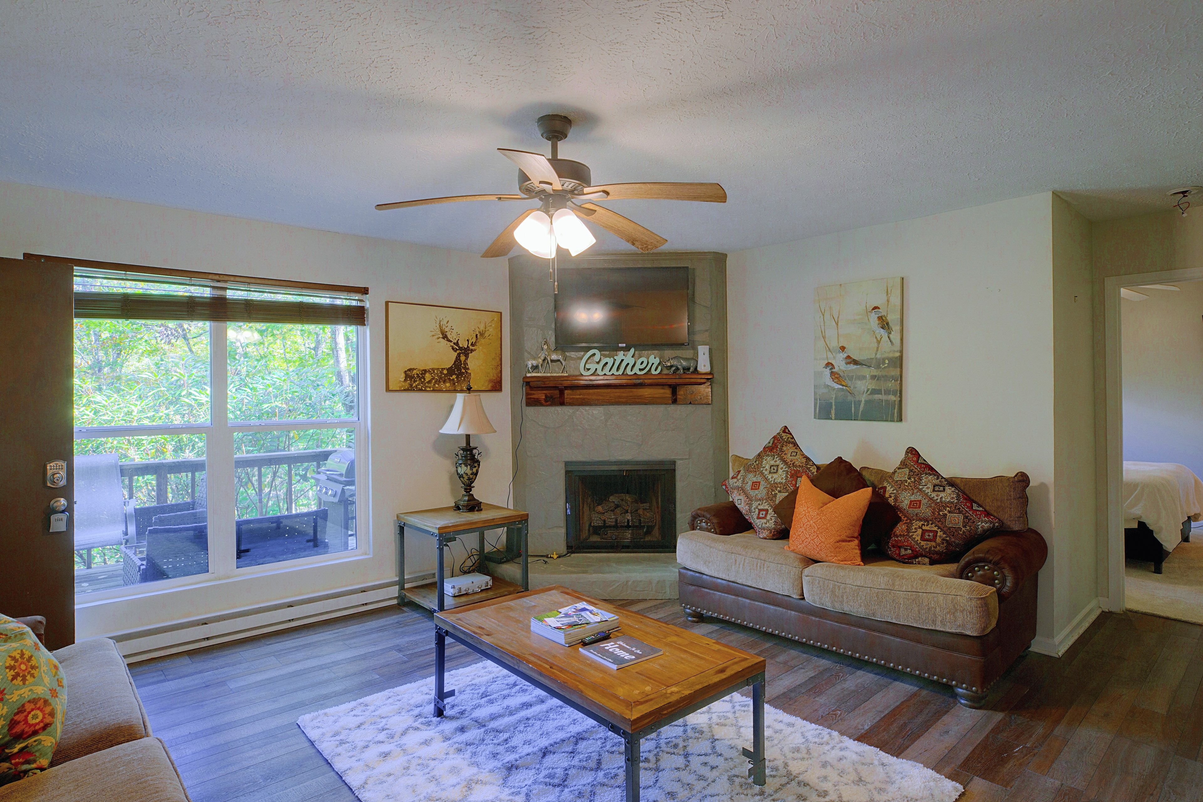 Sugar Mountain Vacation Rental Condo | 2BR | 2BA | 842 Sq Ft | Stairs Required