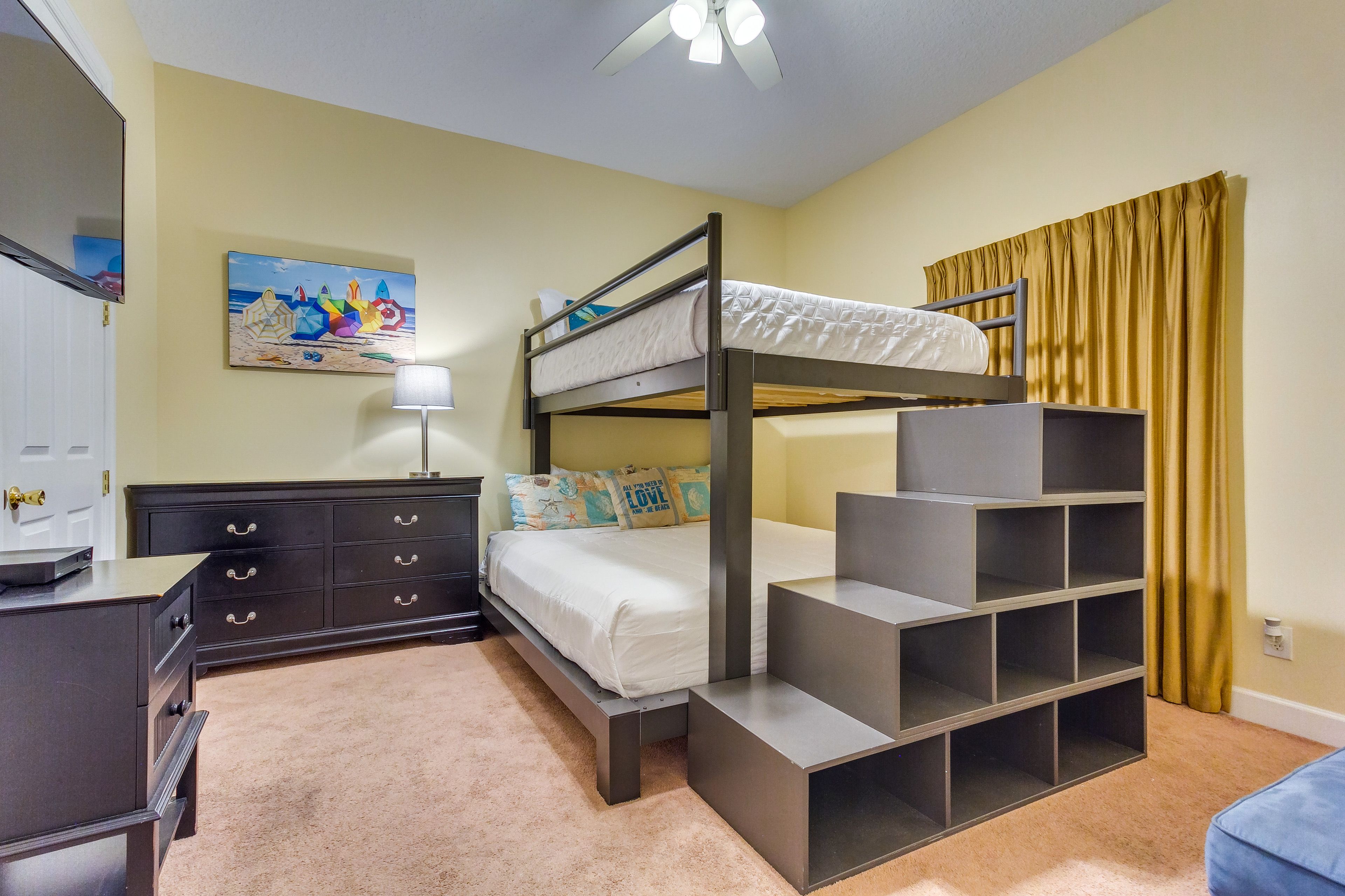 Bedroom 3 | Queen/King Bunk Bed