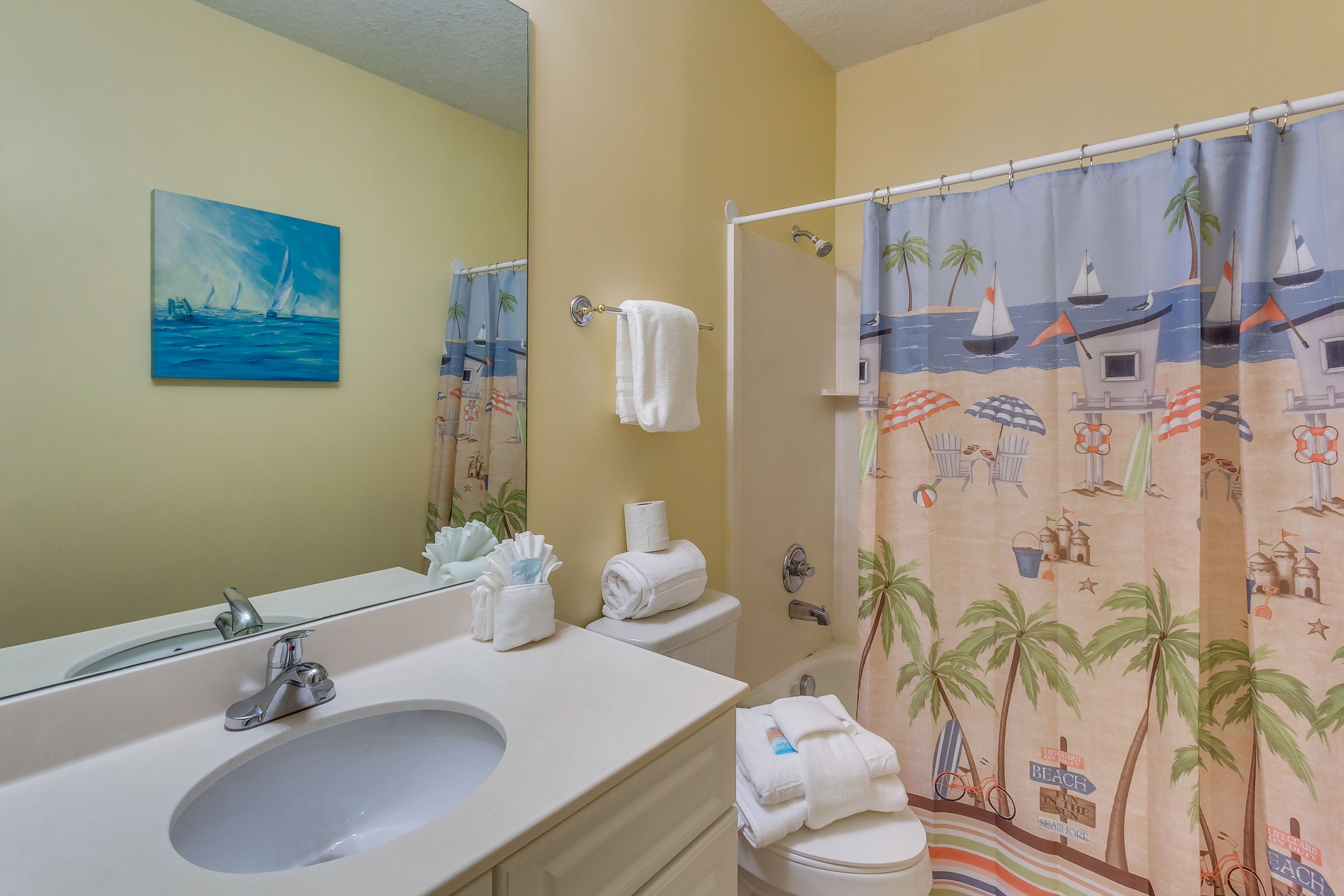 En-Suite Bathroom | Towels Provided in All Bathrooms | In-Unit Washer/Dryer