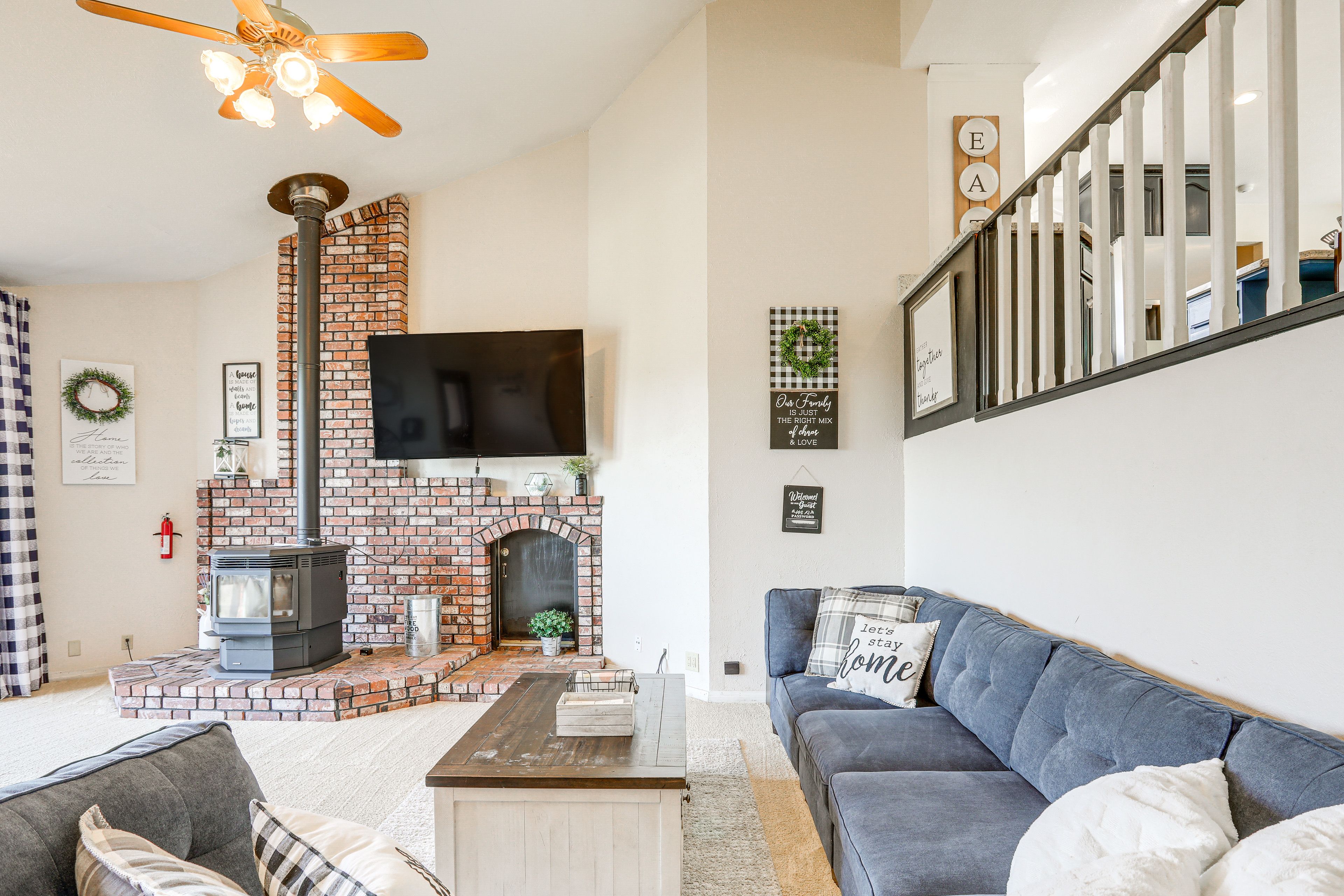 Living Room | Free WiFi | Central Heat