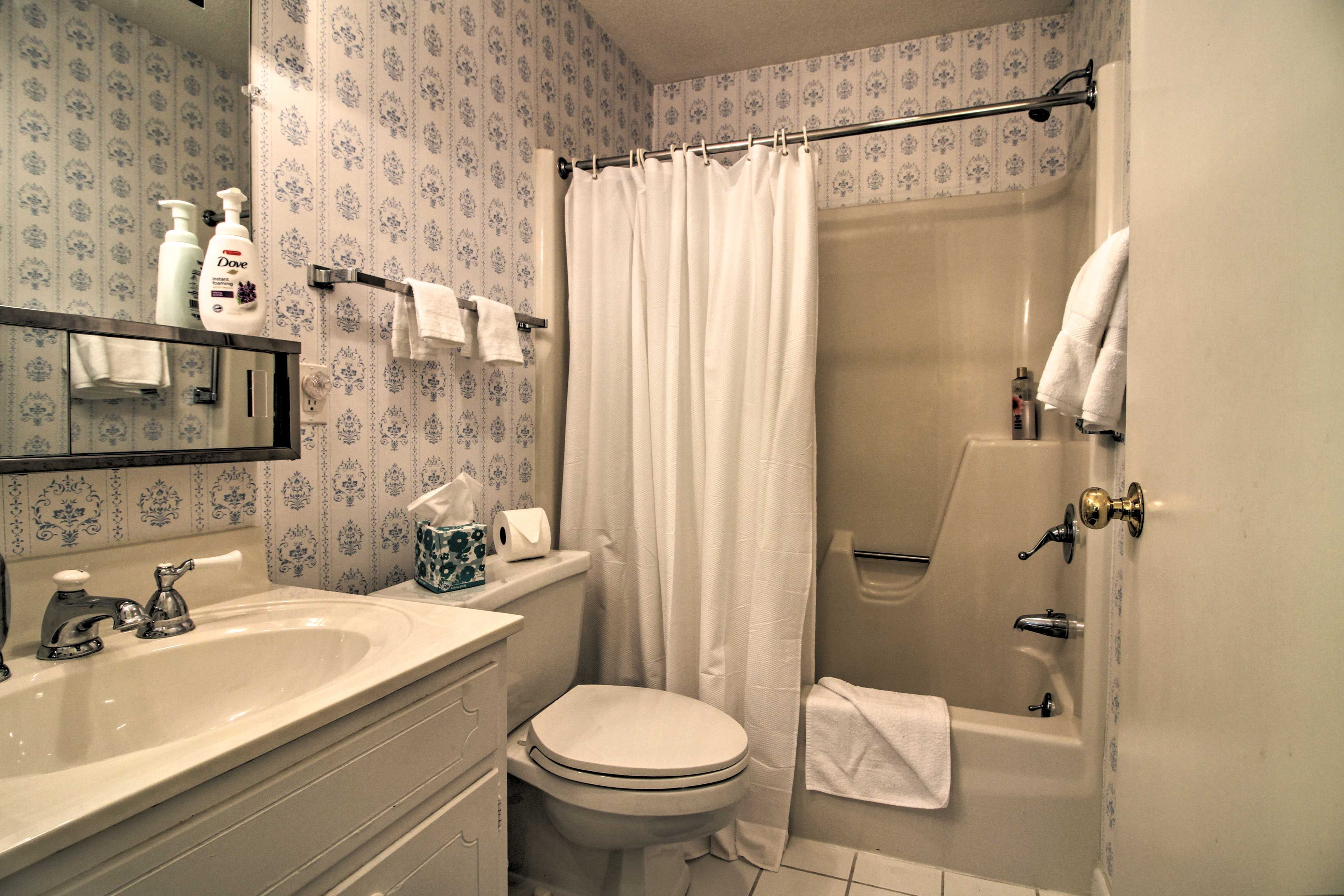 Full En-Suite Bathroom