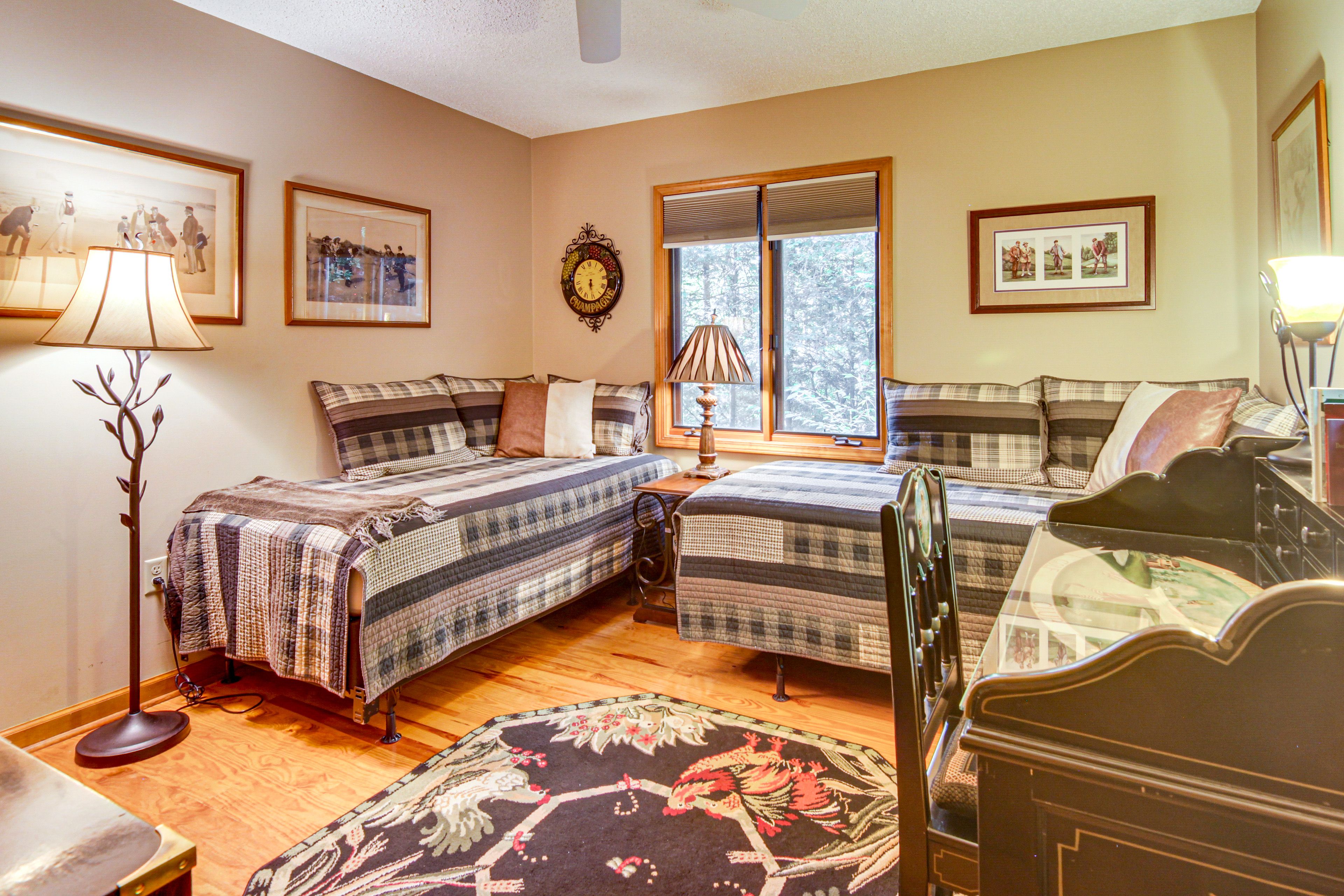 Bedroom 2 | 2 Twin Beds | Main Level