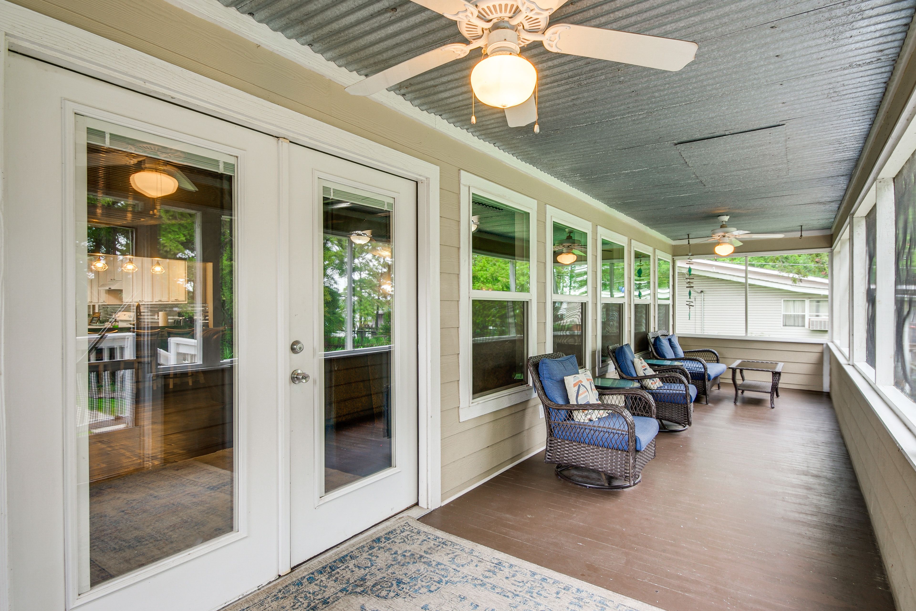Screened-In Porch
