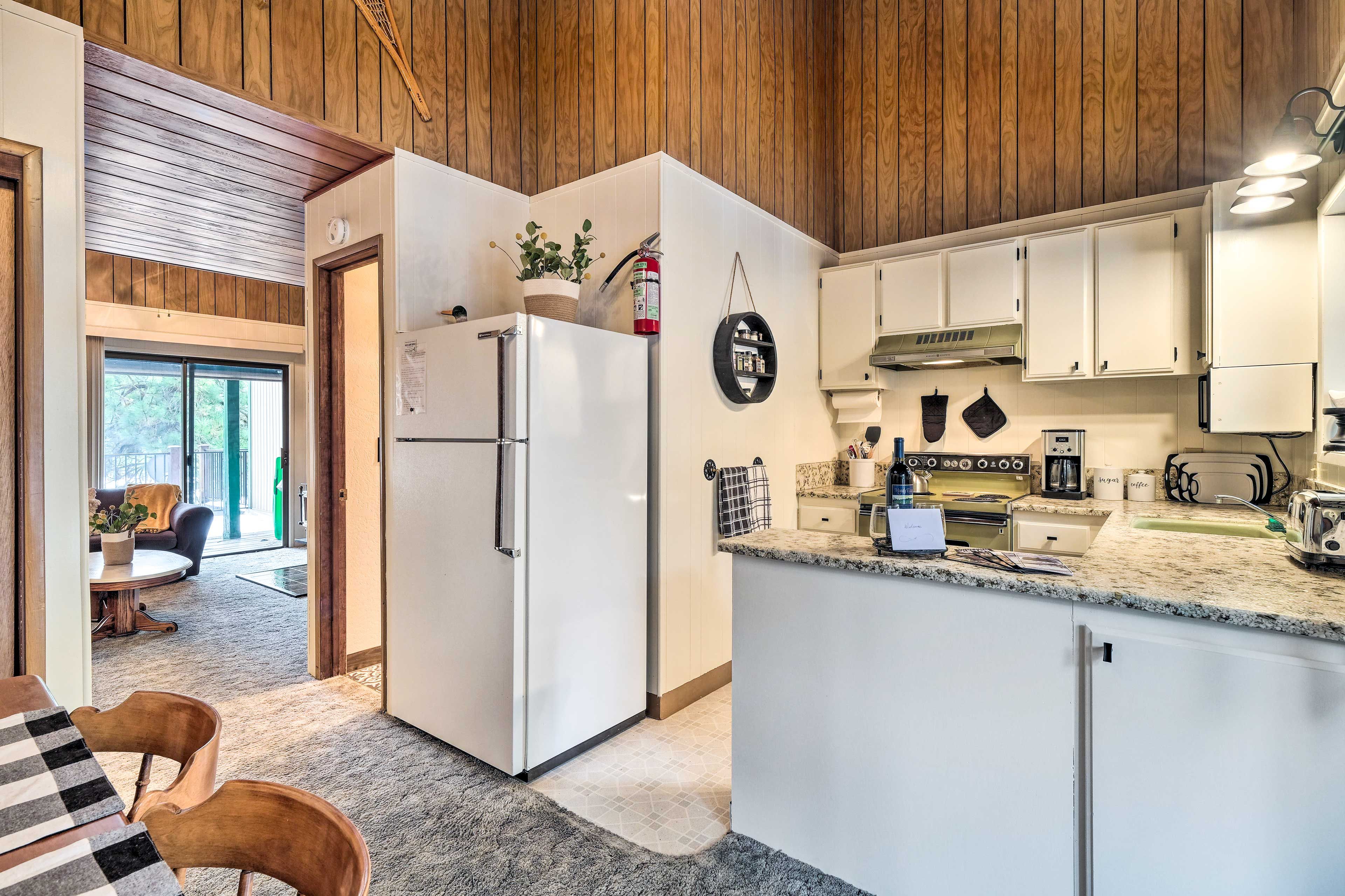 Kitchen | Fully Equipped | Drip Coffee Maker | Cooking Basics