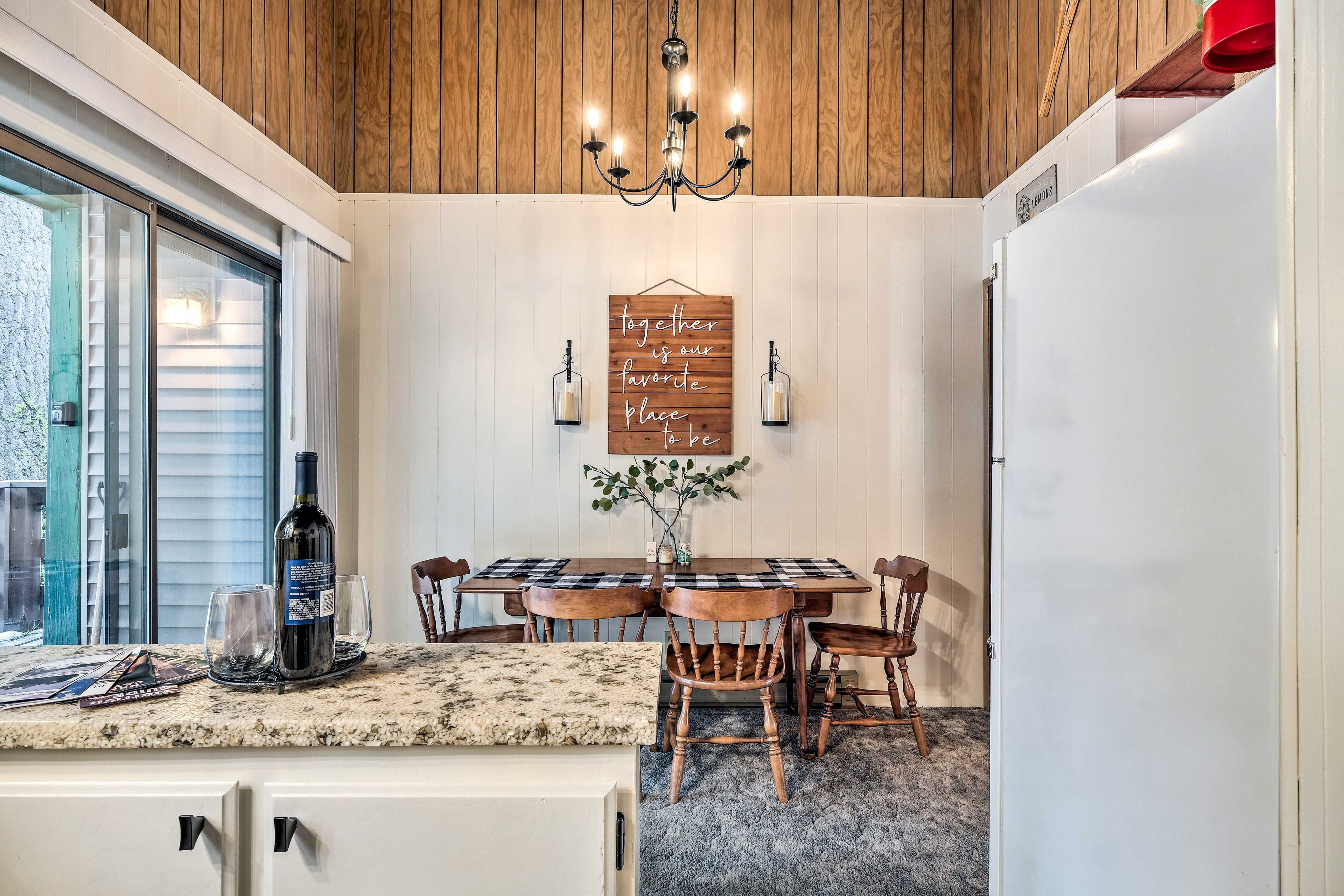 Kitchen & Dining Area