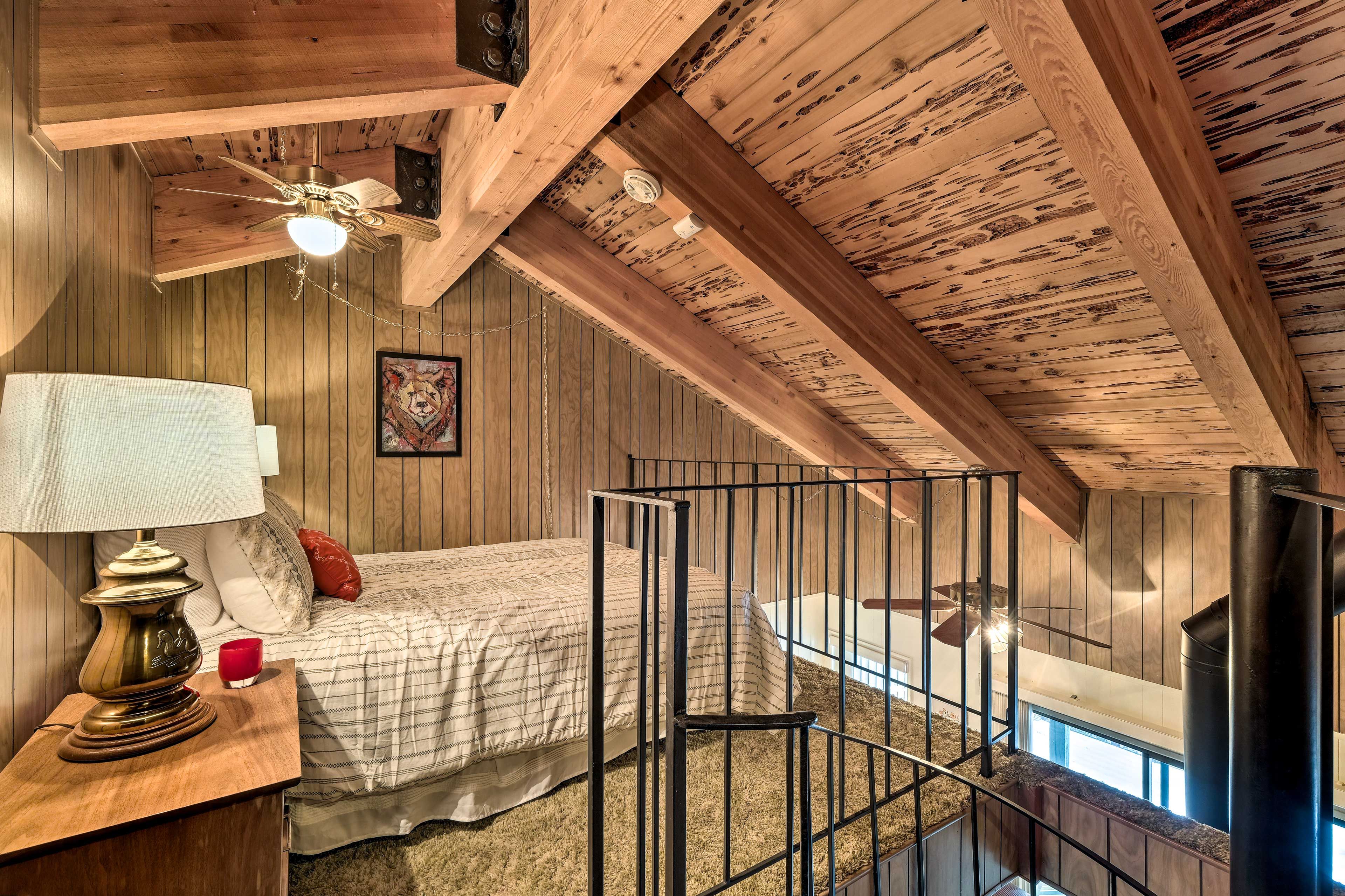 Loft | Queen Bed | Children Under 5 Not Allowed in Loft