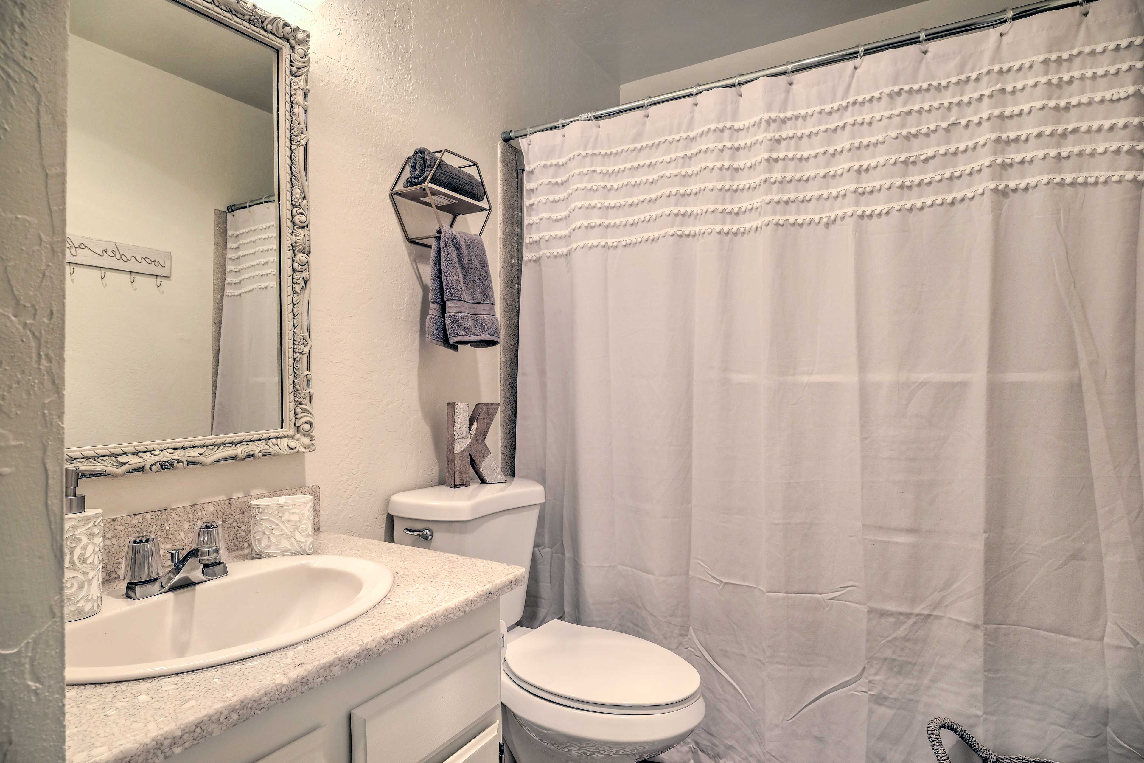 Bathroom | Shower/Tub Combo