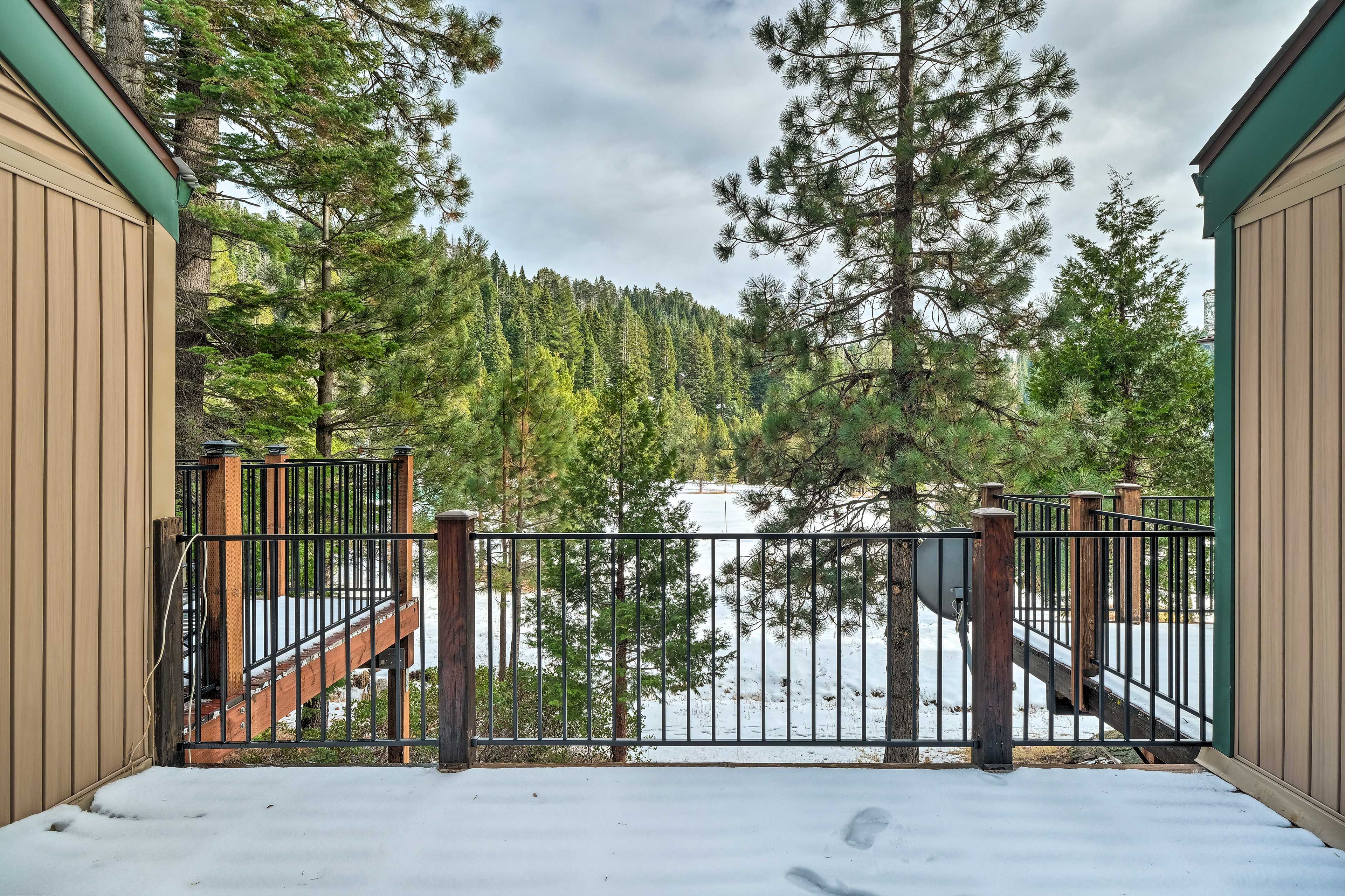 Private Patio | Leland Meadows Lake Access (Lake Closed Until Spring 2024)