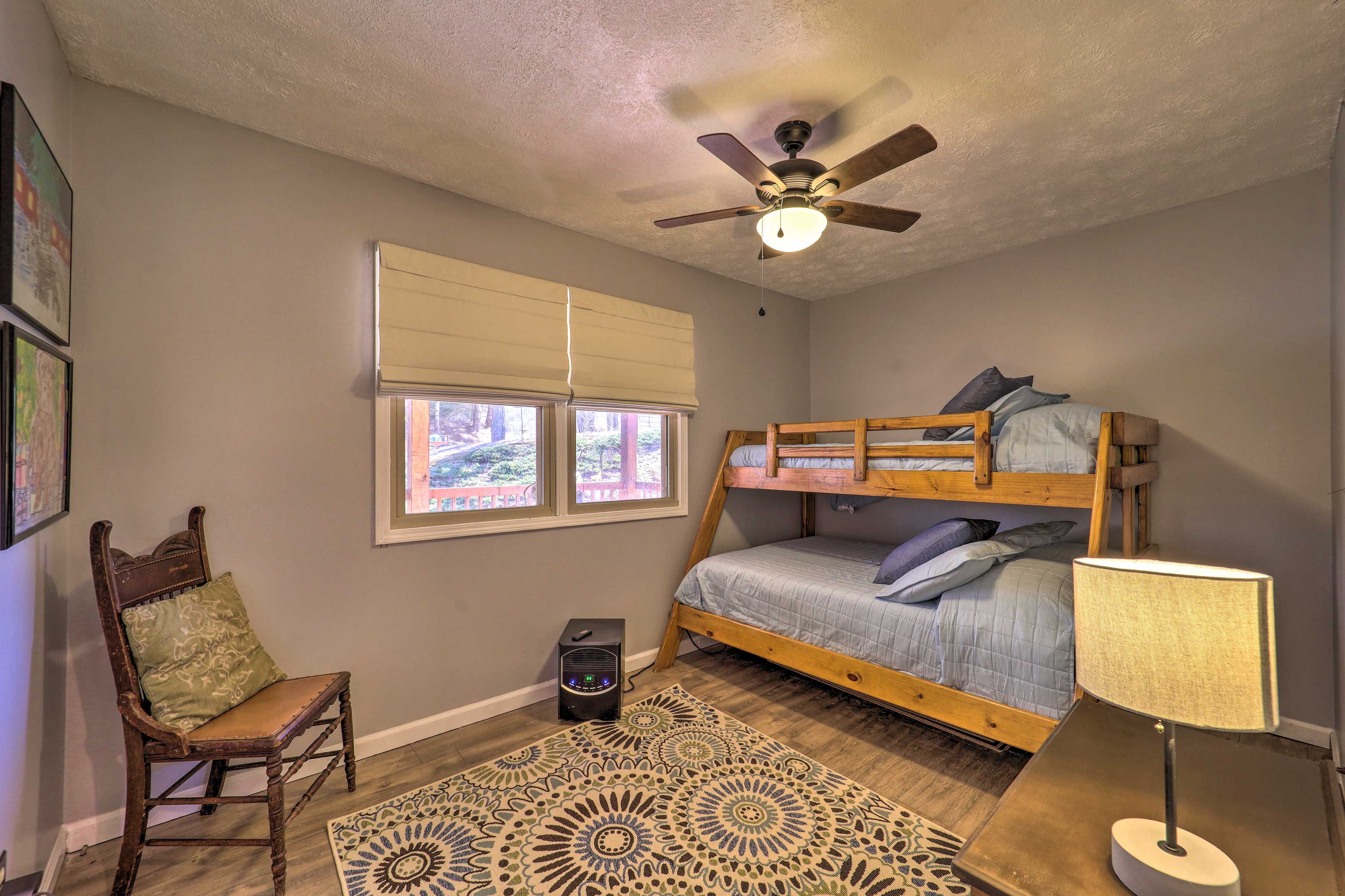 Bedroom 2 | Twin/Full Bathroom