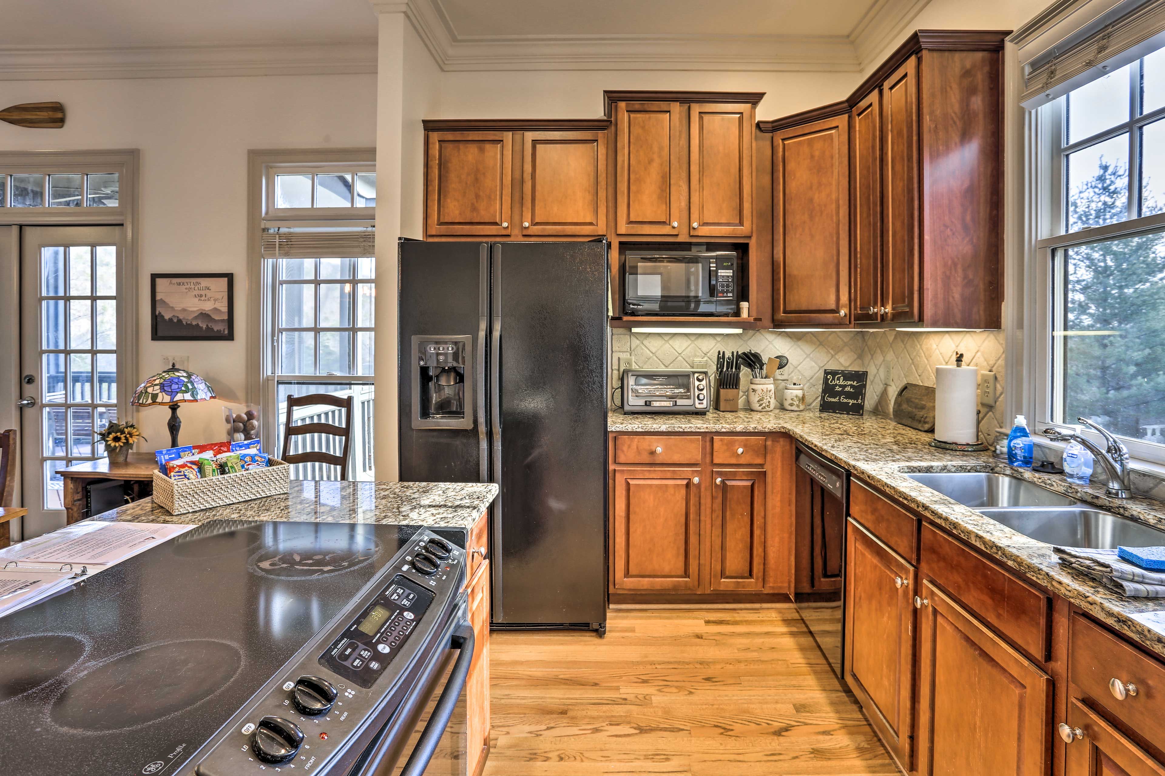 Kitchen | Dishware/Flatware