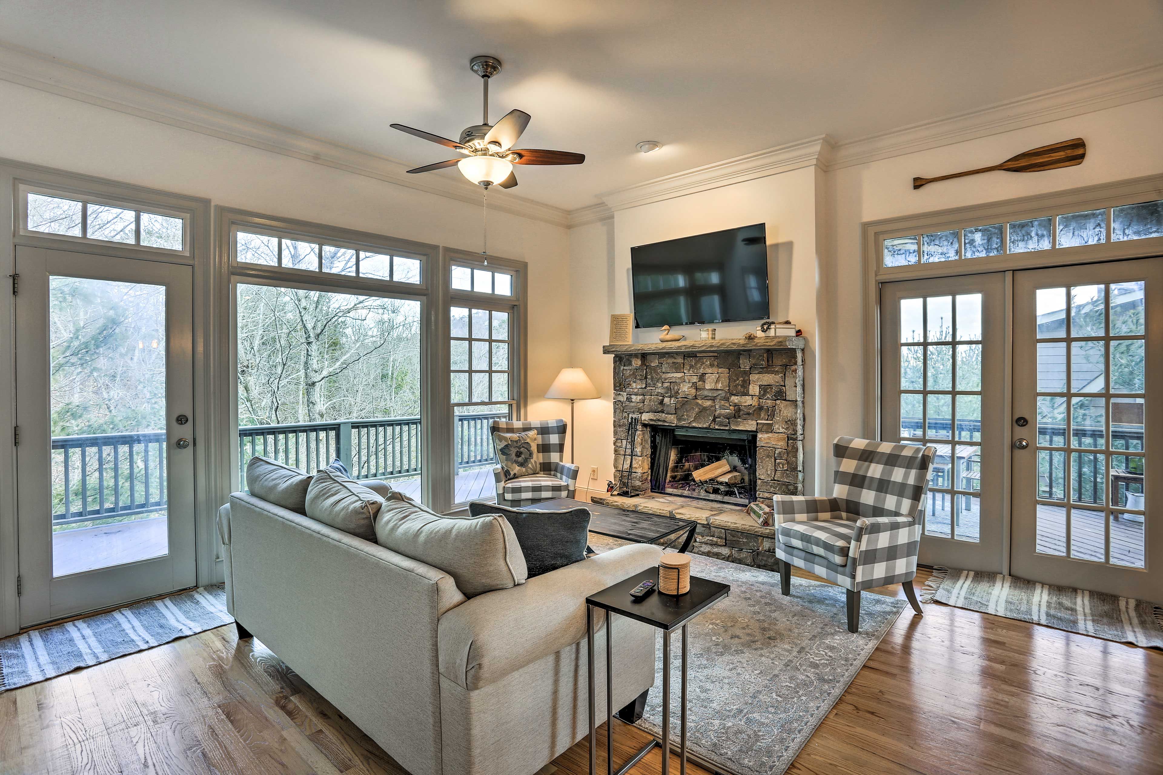 Living Room | Free WiFi