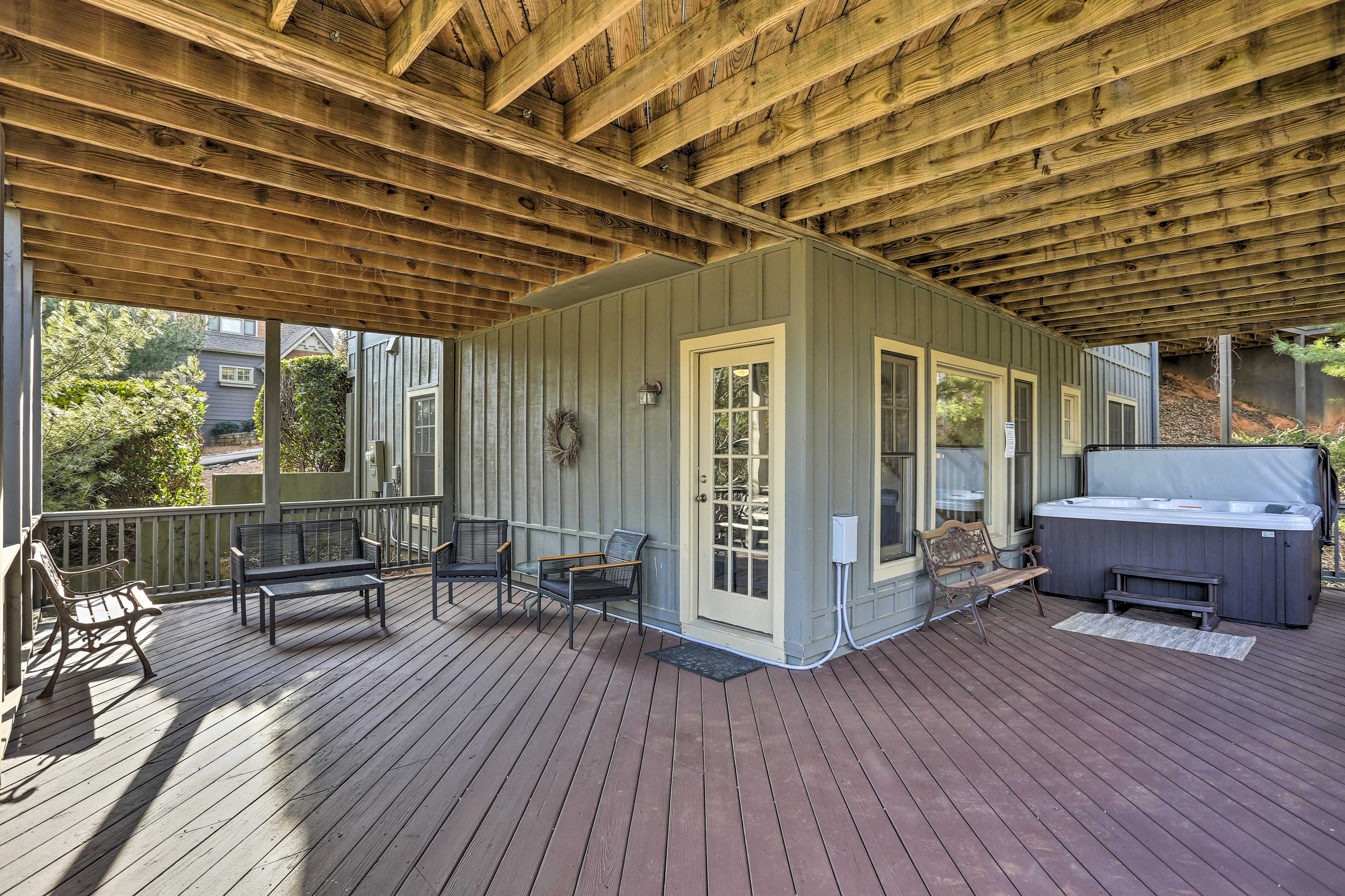 Lower-Level Deck