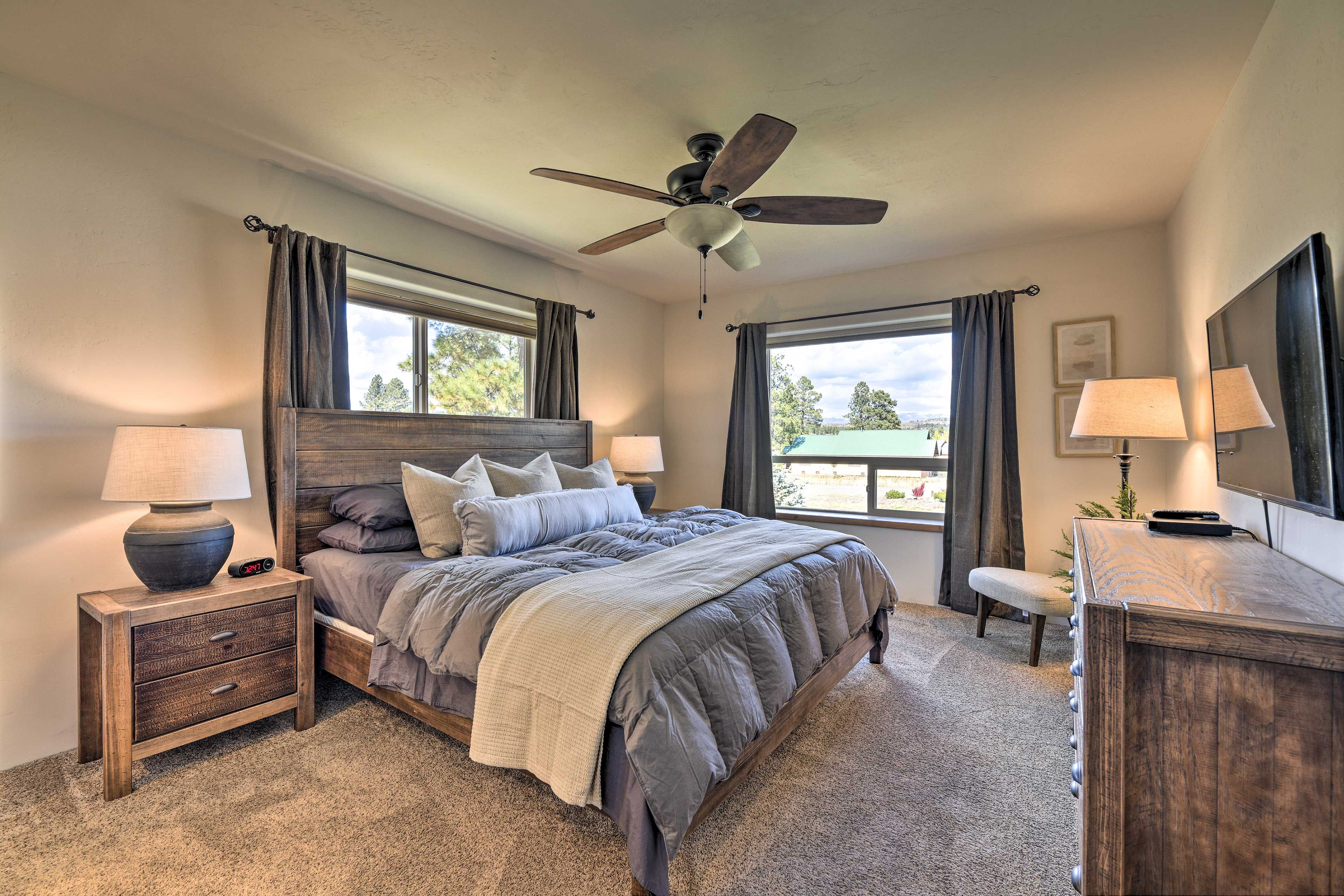 Bedroom 1 | King Bed