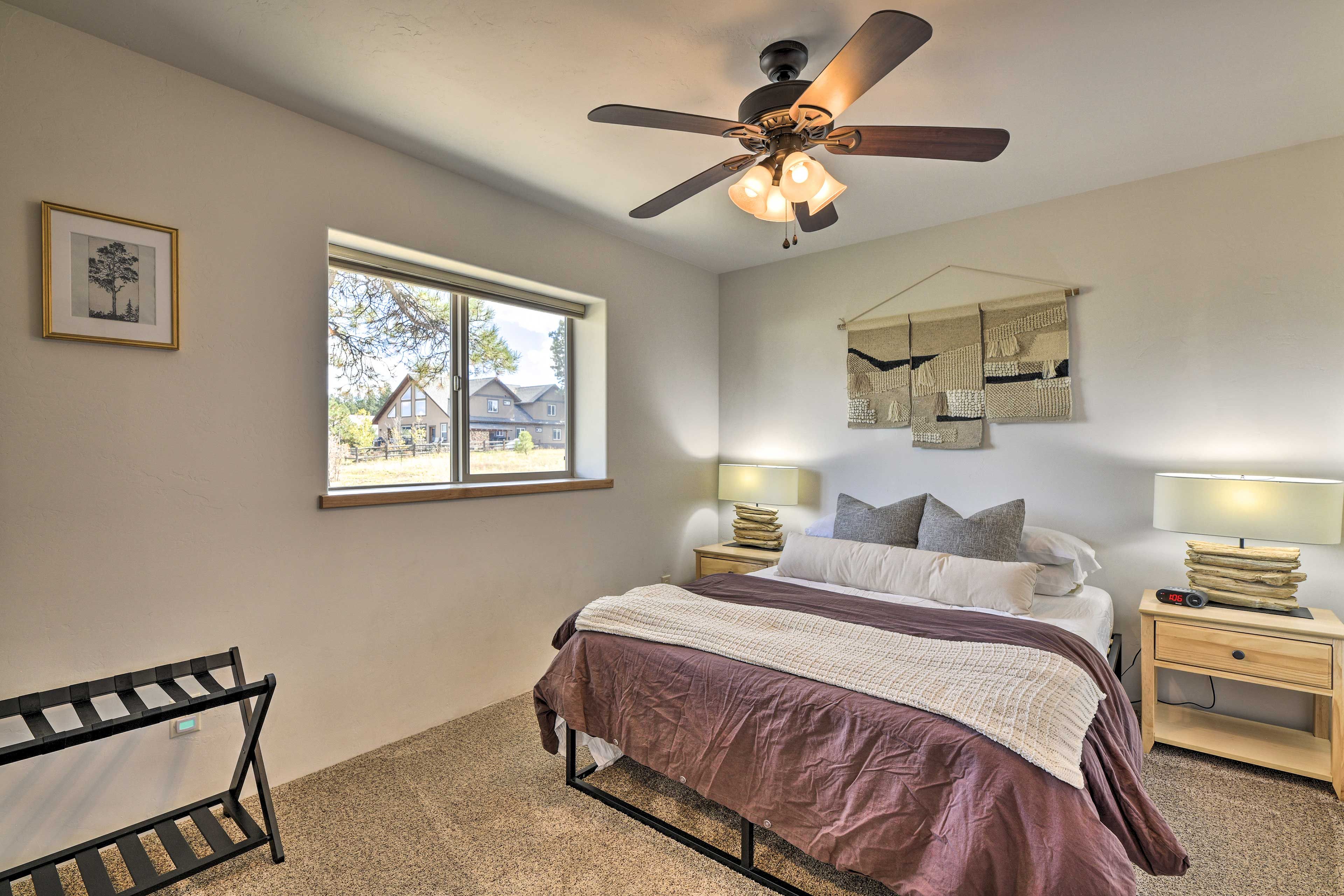 Bedroom  2 | Queen Bed