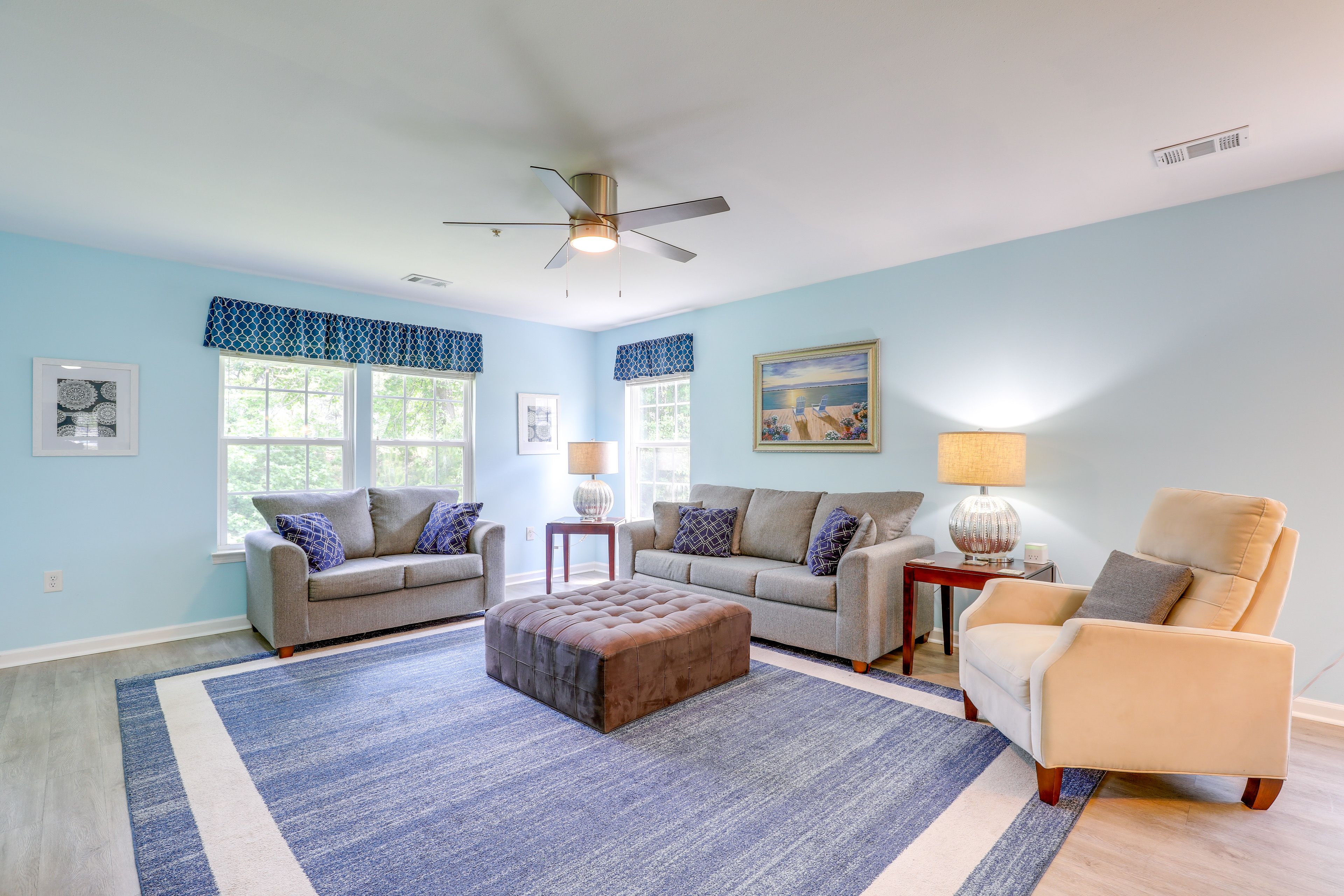 Living Room | Free WiFi | Sleeper Sofa