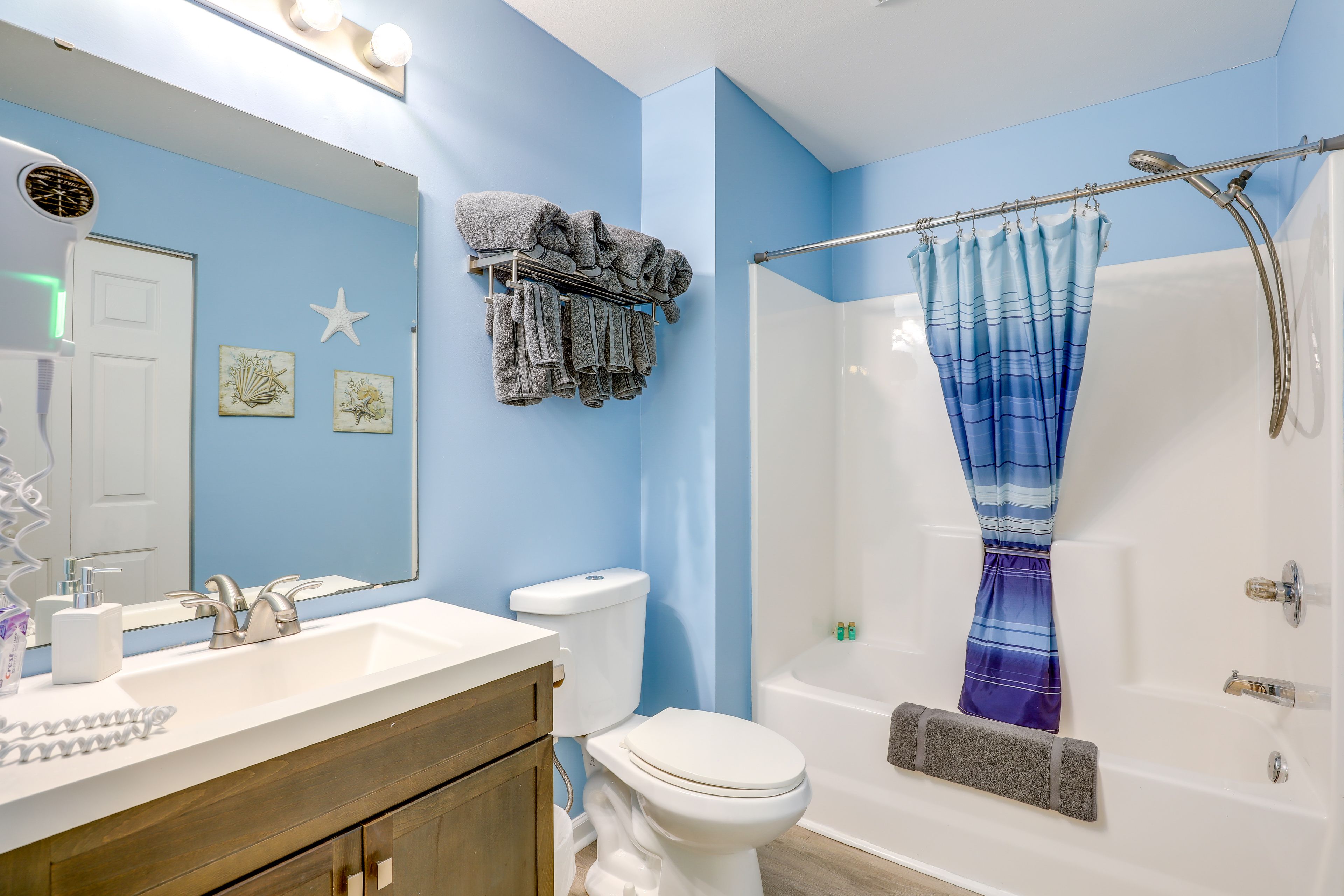 Full Bathroom | Washer & Dryer