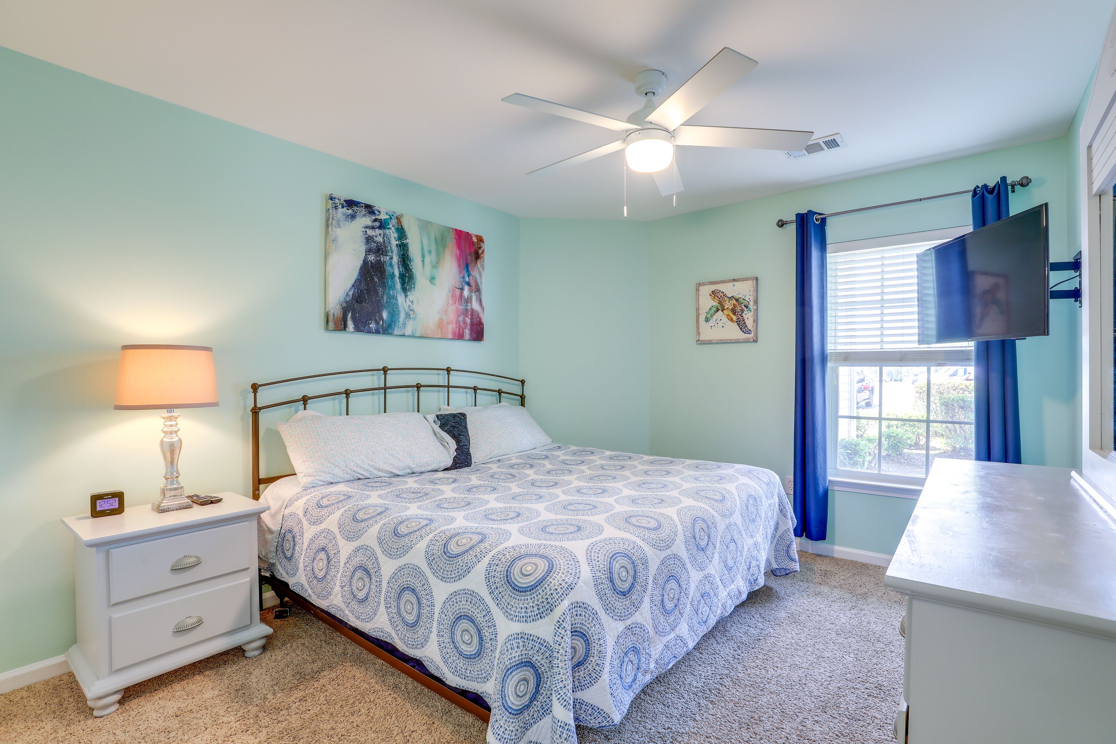 Bedroom 2 | King Bed
