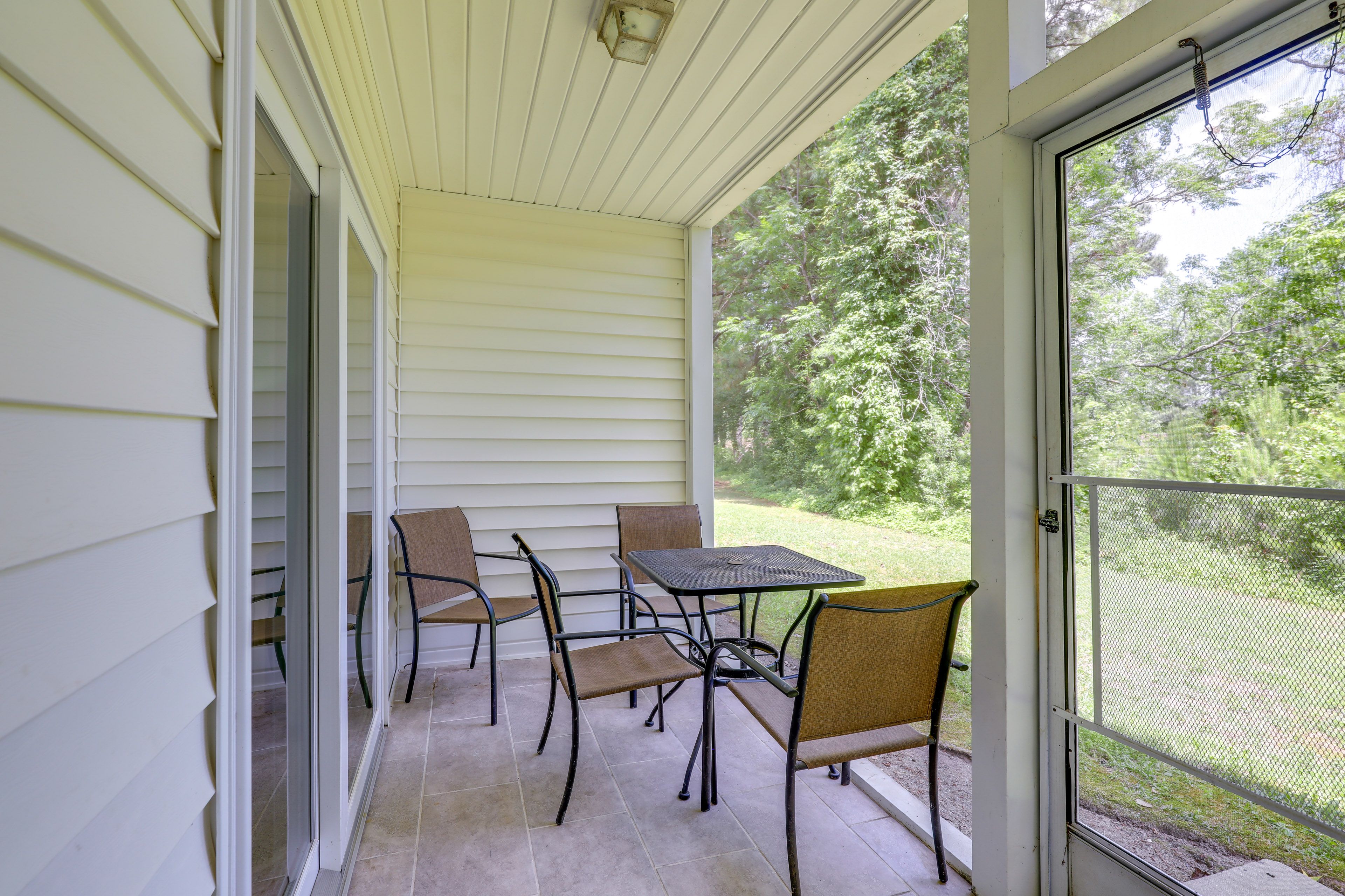 Screened-In Patio
