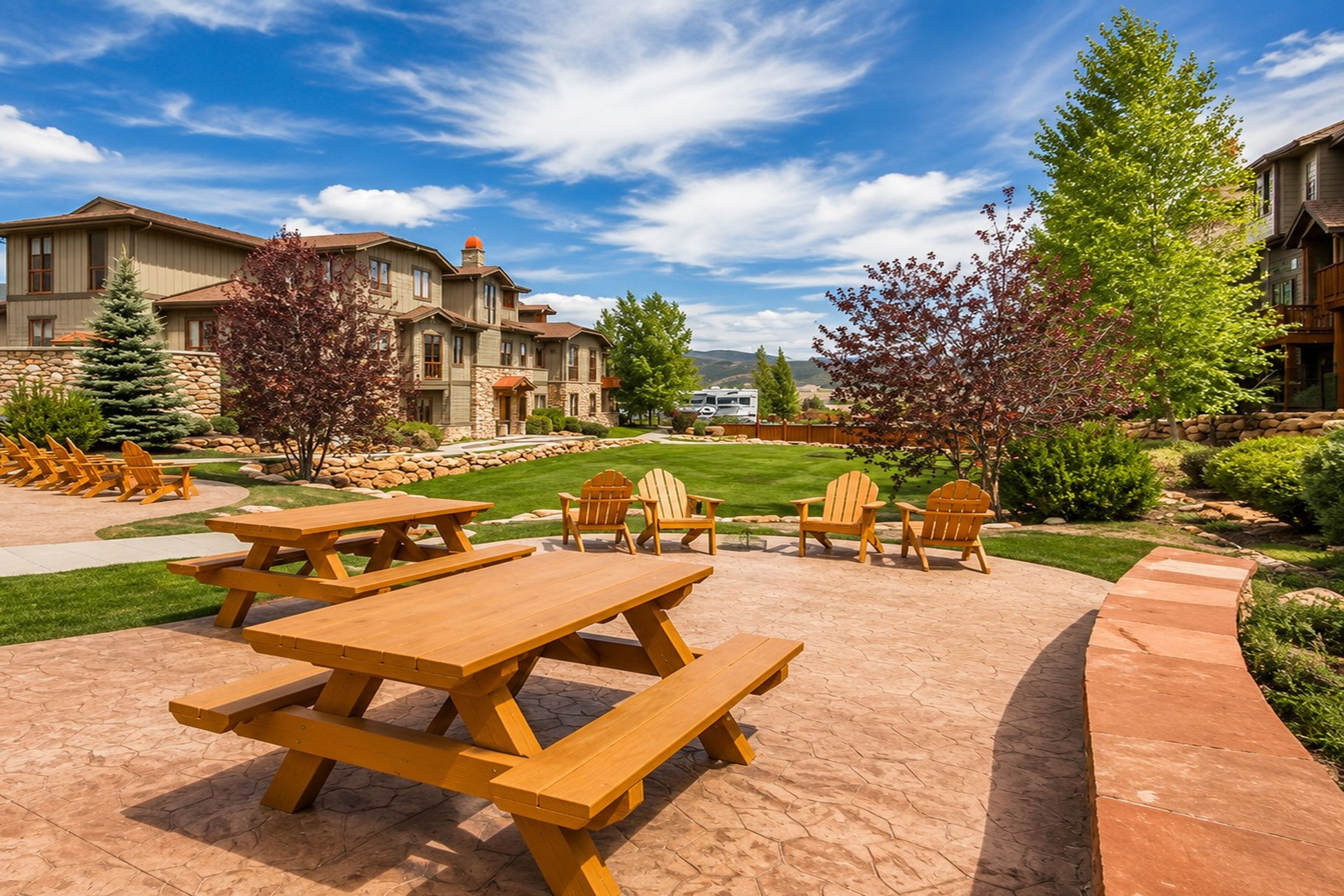 Bear Hollow Village | Seating & Dining Areas