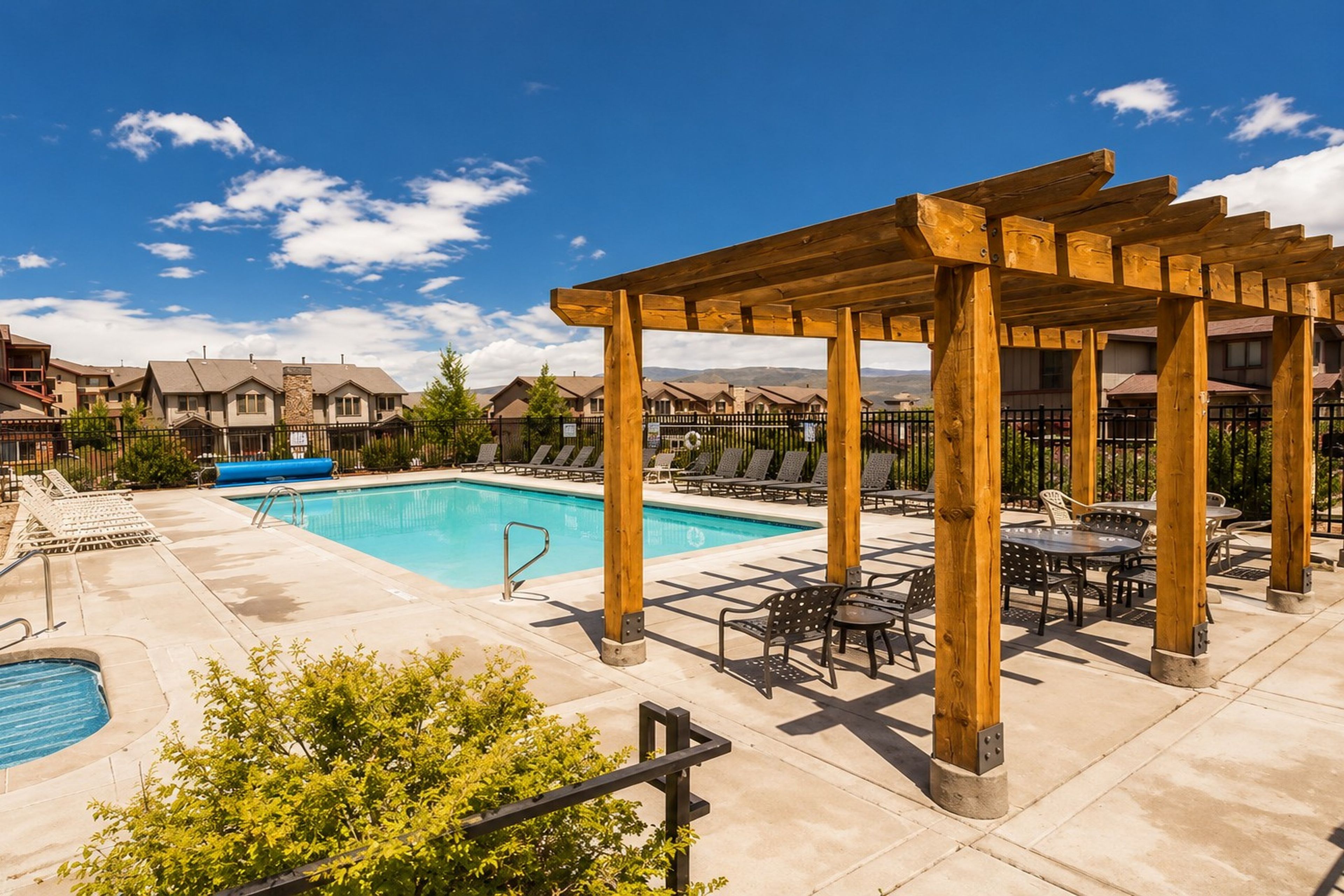 Bear Hollow Village | Seasonal Outdoor Pool