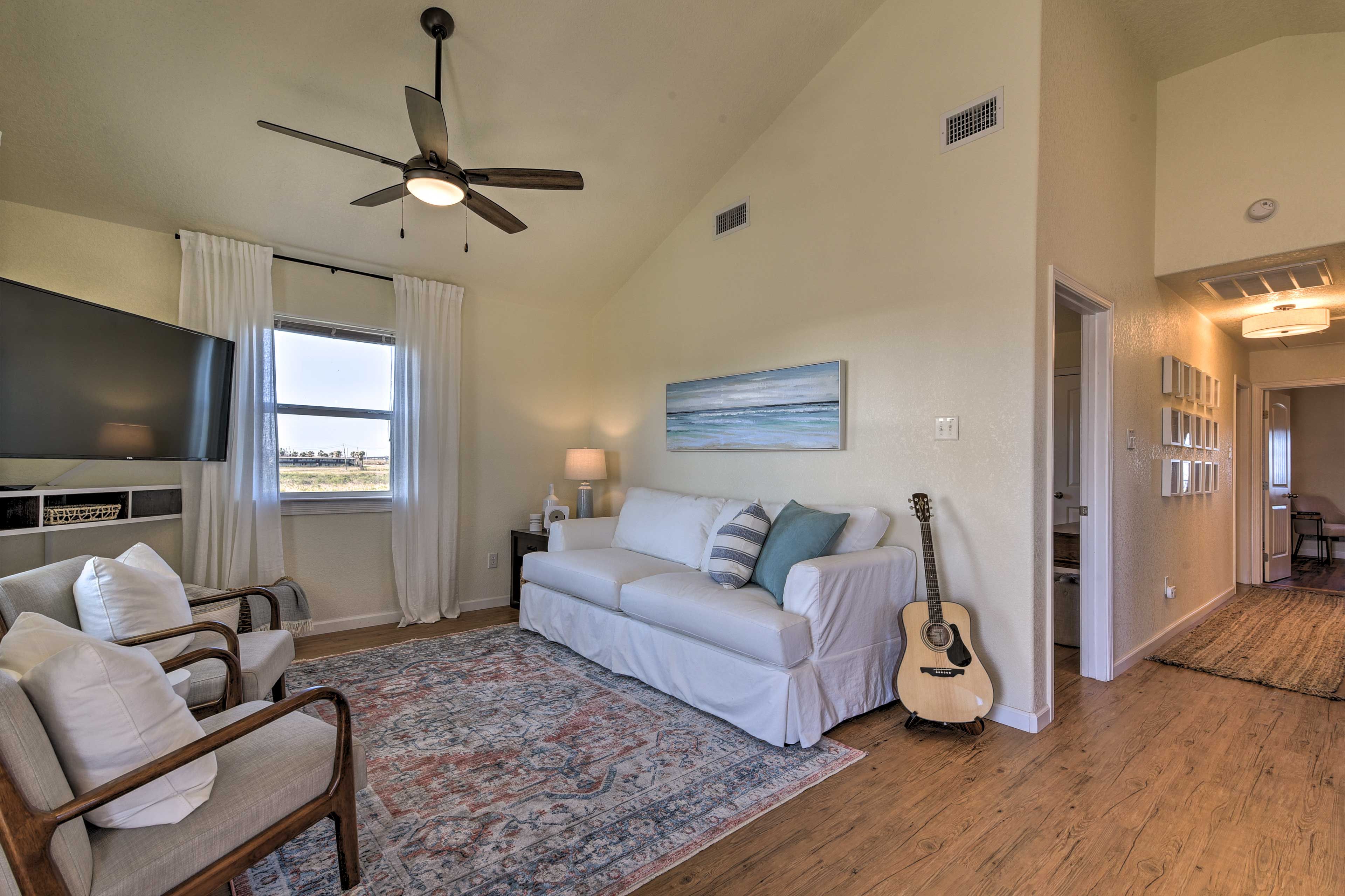 Living Room | Smart TV | Steps Required | Air Conditioning | Central Heating