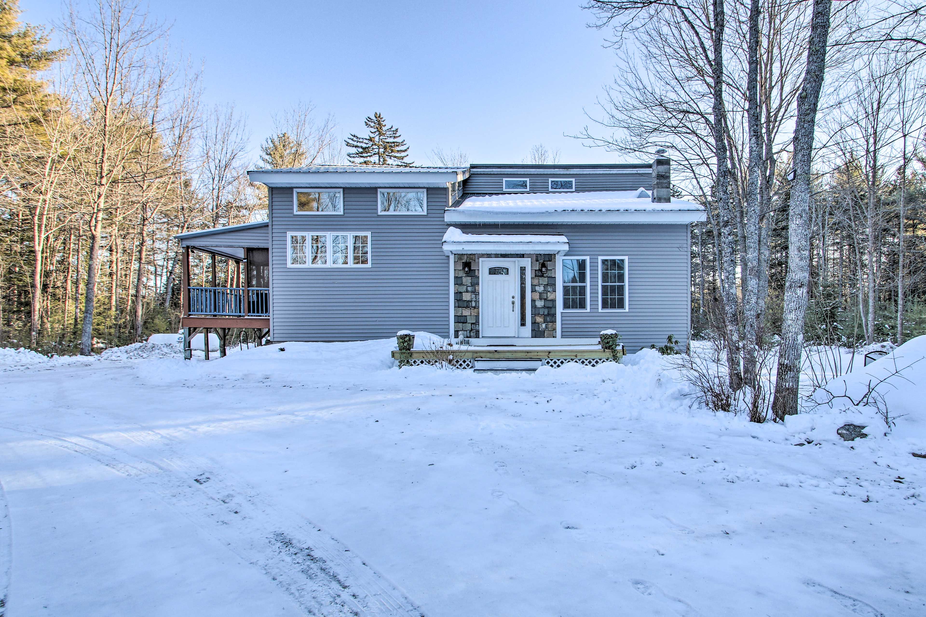 House Exterior | Driveway Parking (5 Vehicles)