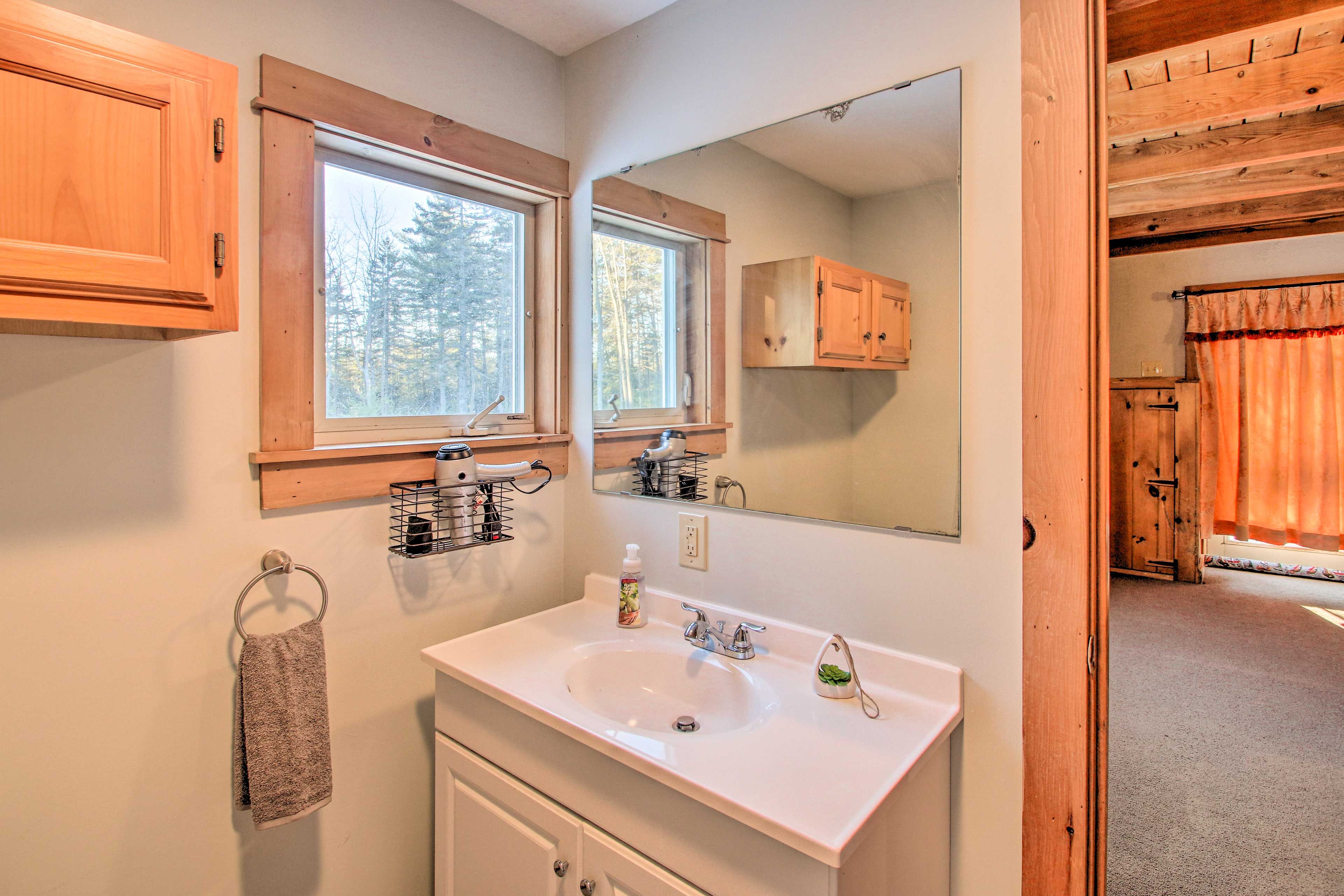 En-Suite Bathroom | Linens & Towels Provided