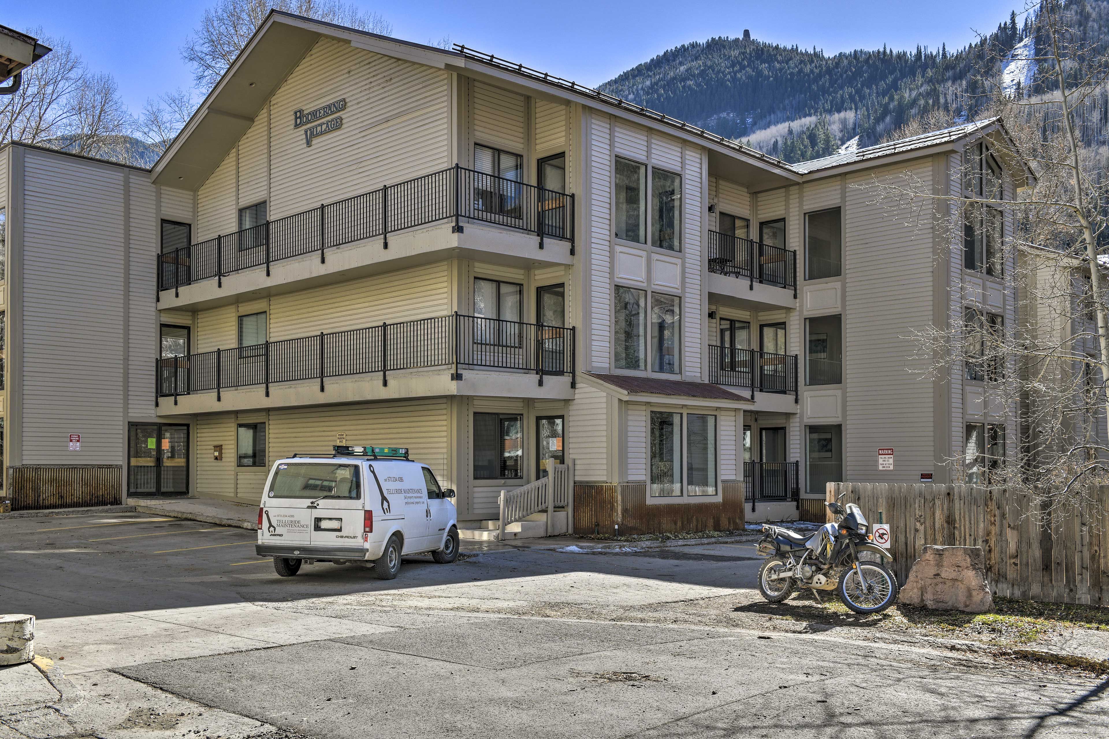 Parking | Lot (first-come, first-served basis)