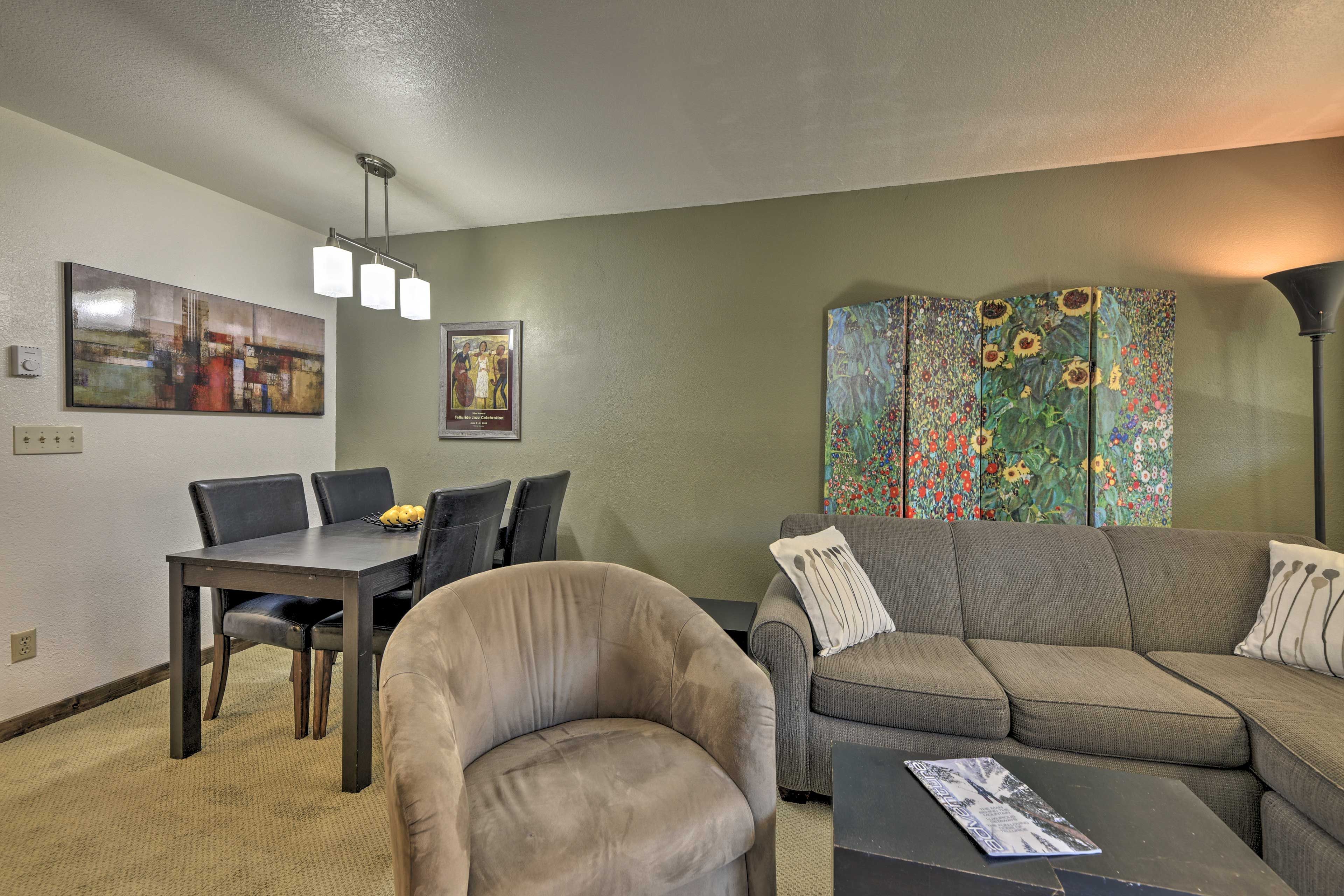 Living Room | Free WiFi