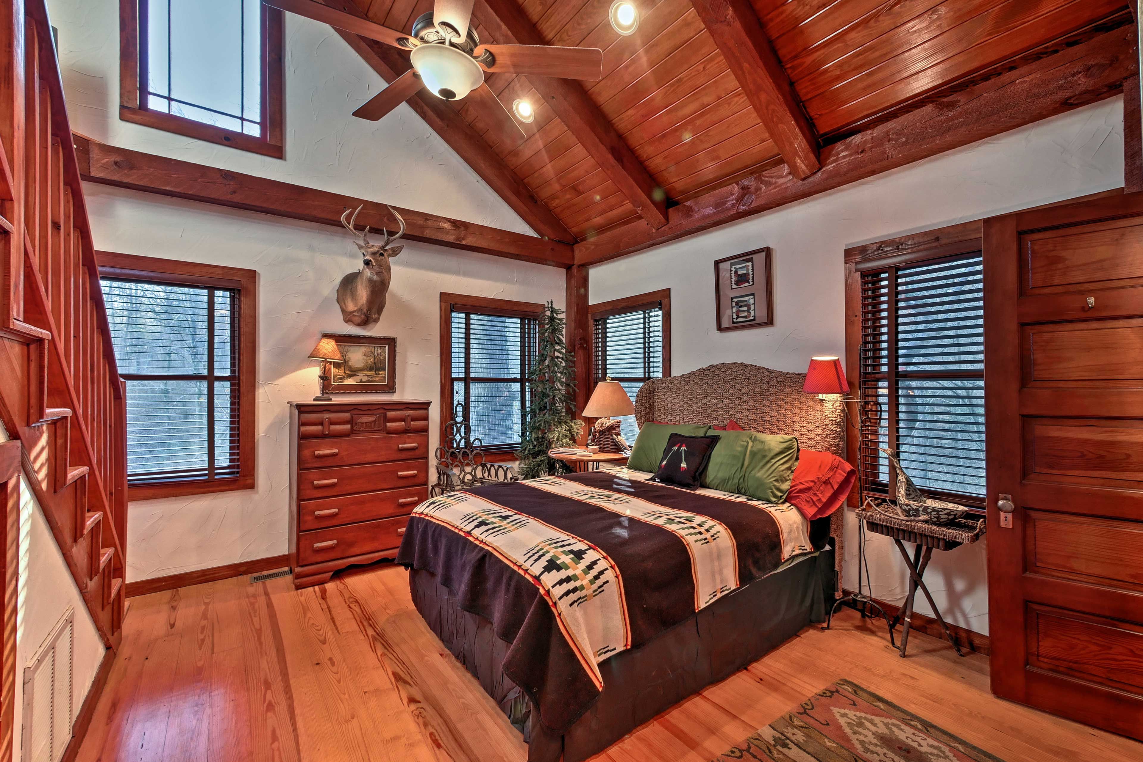 Bedroom 3 | Queen Bed
