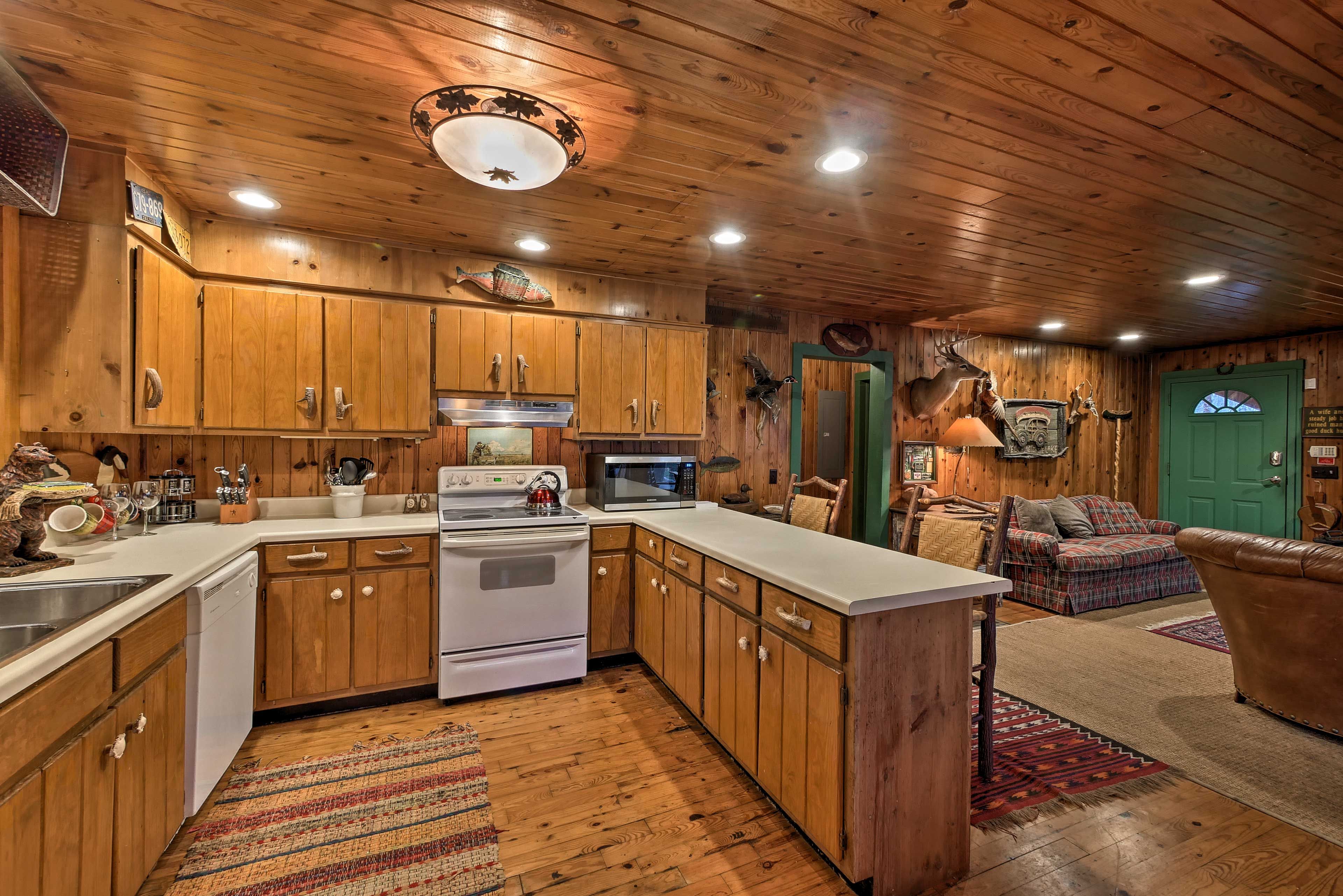Kitchen | Dishware/Flatware