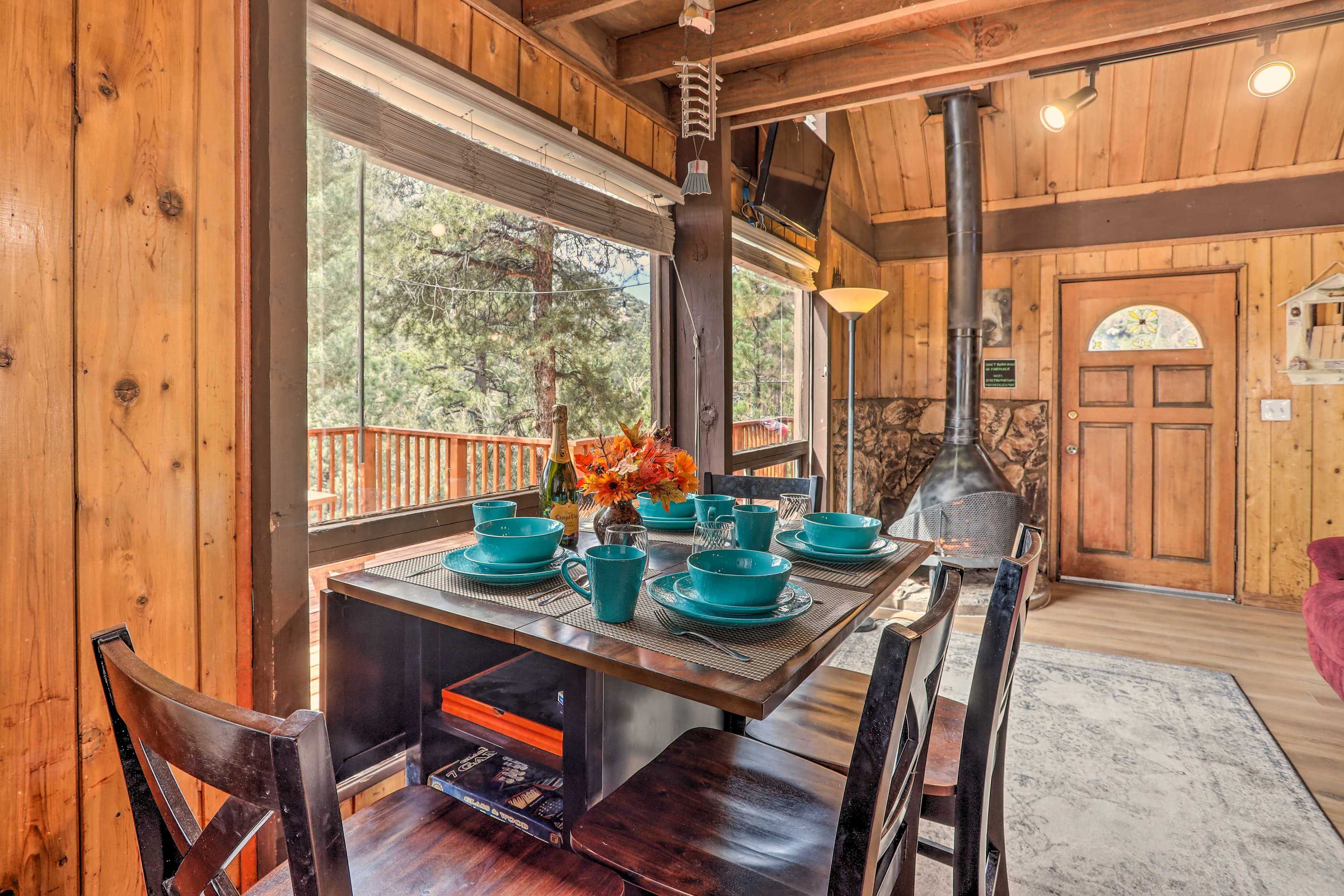 Dining Table | Dishware & Flatware Provided