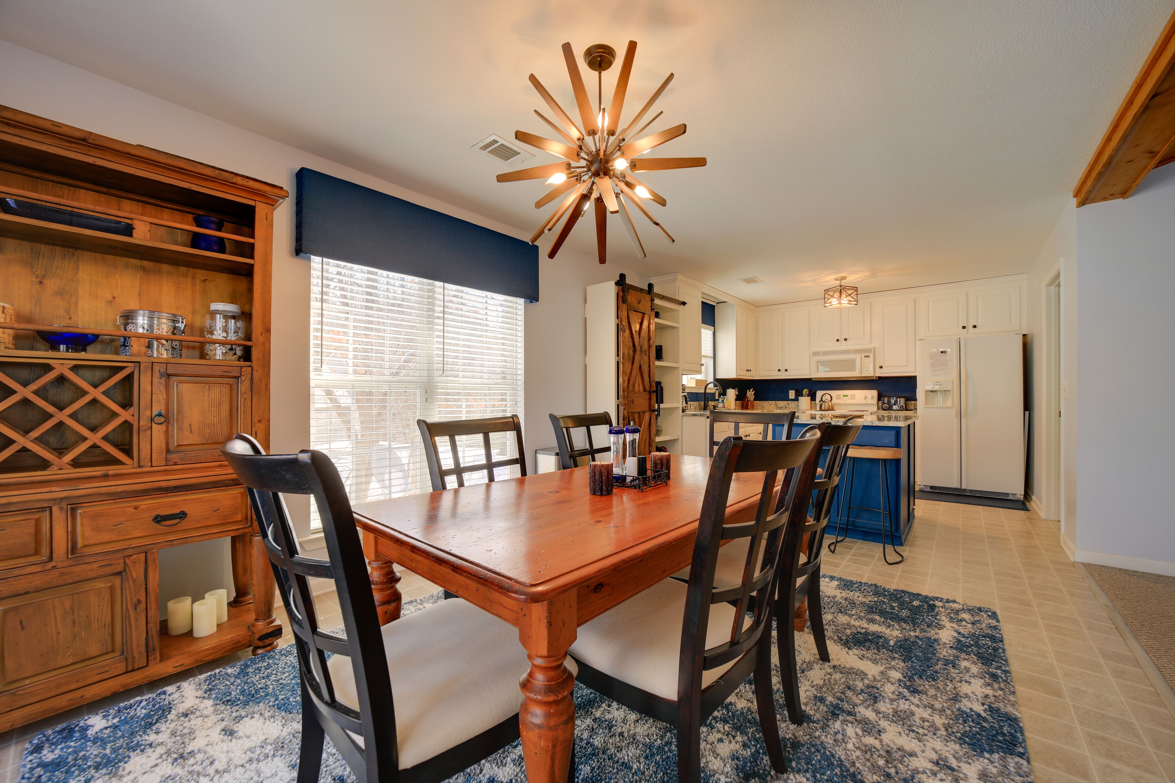 Dining Table | Free WiFi