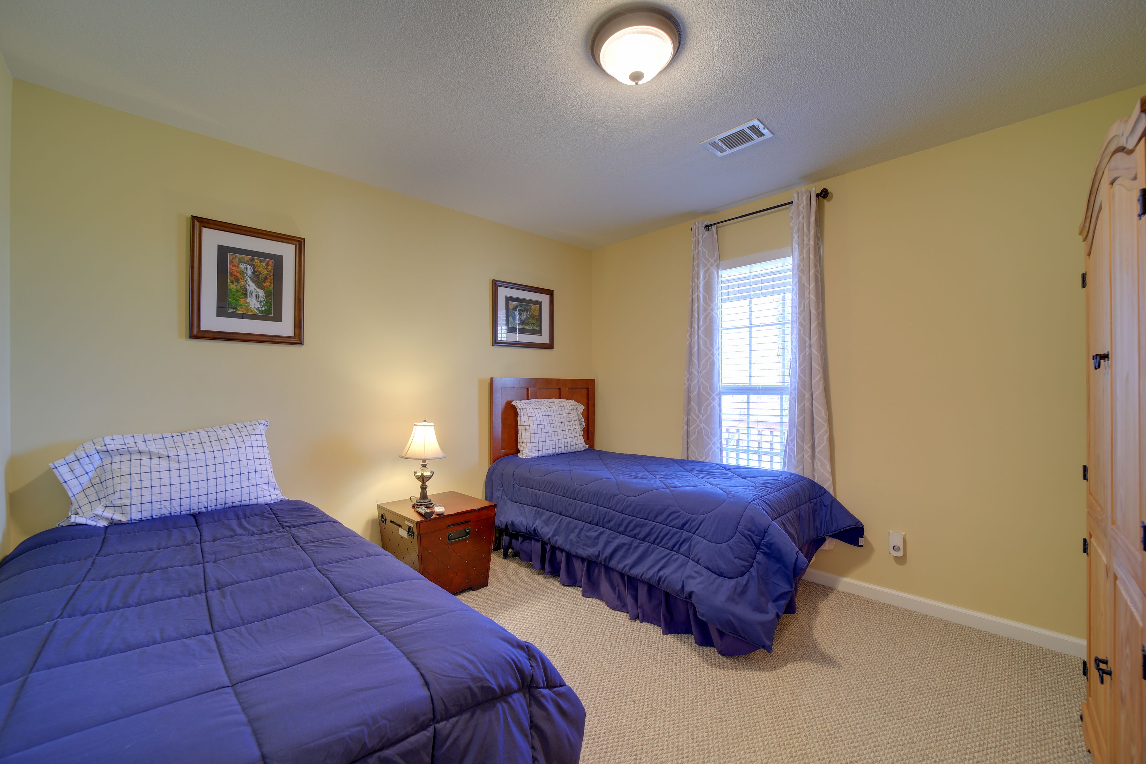 Bedroom 3 | 2 Twin Beds