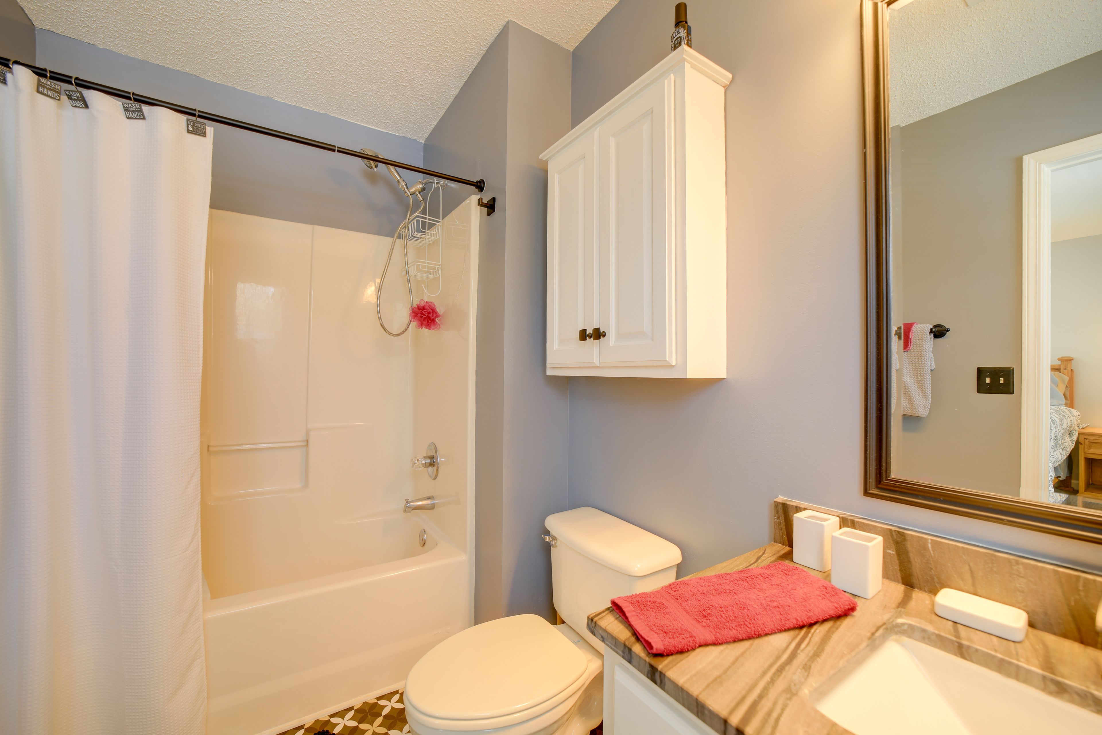 En-Suite Bathroom | Towels Provided | Complimentary Toiletries